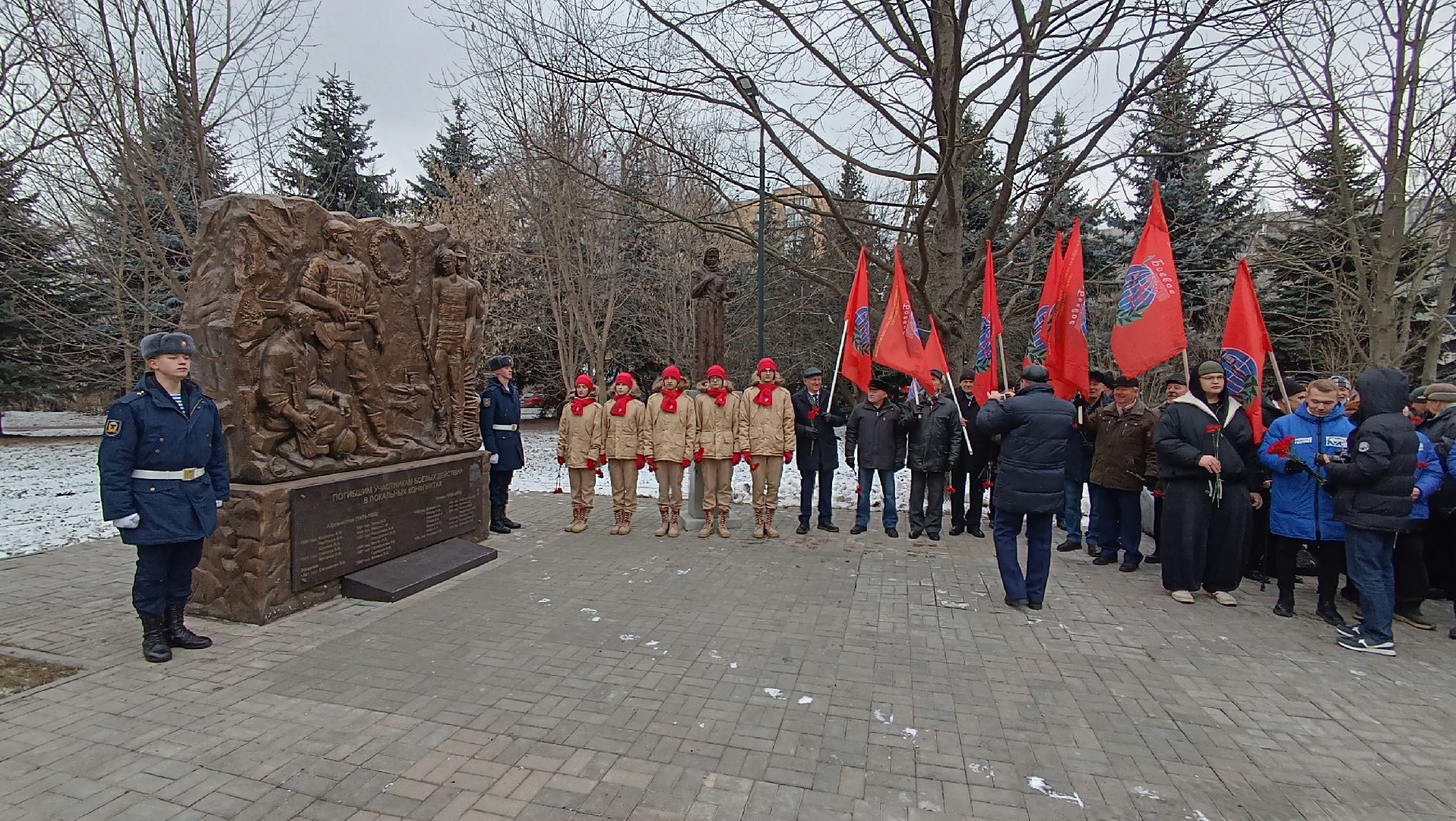 боевое братство, юнармейцы, молодая гвардия, возложение цветов, минута молчания,