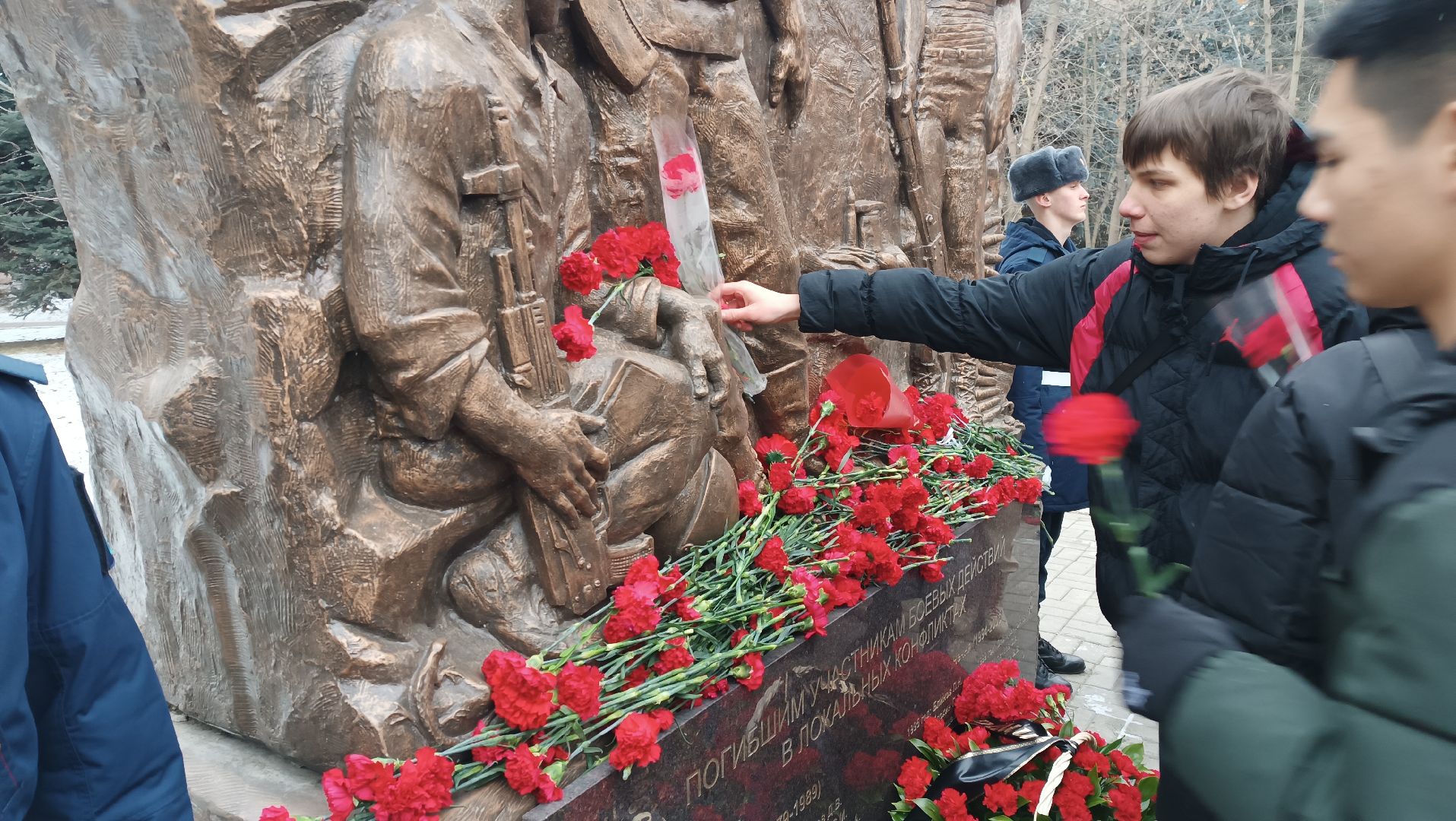 боевое братство, юнармейцы, молодая гвардия, возложение цветов, минута молчания,