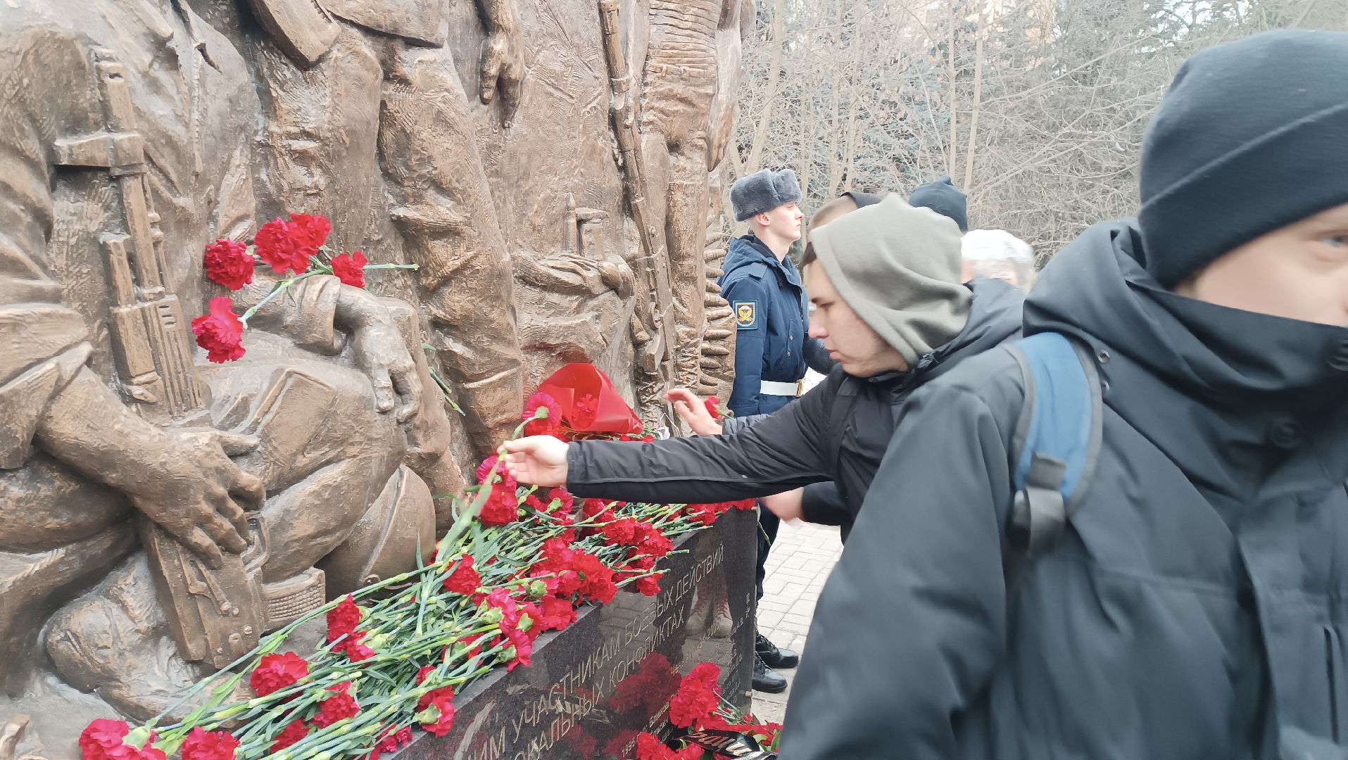 боевое братство, юнармейцы, молодая гвардия, возложение цветов, минута молчания,