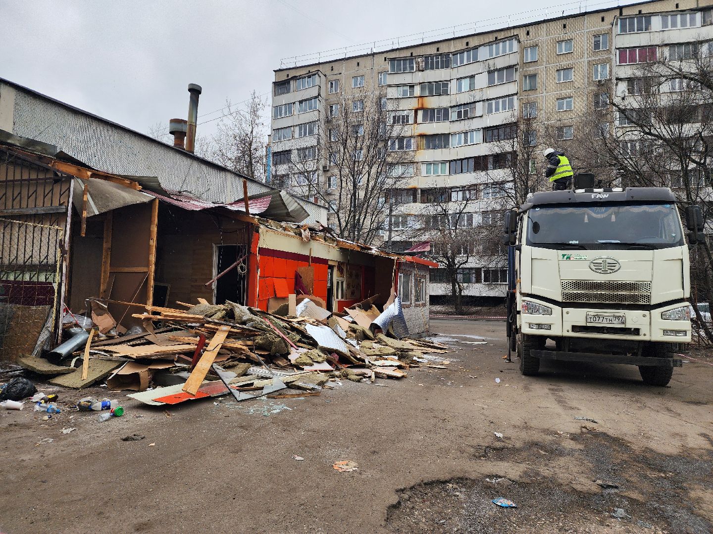 снос здания, мытищи,