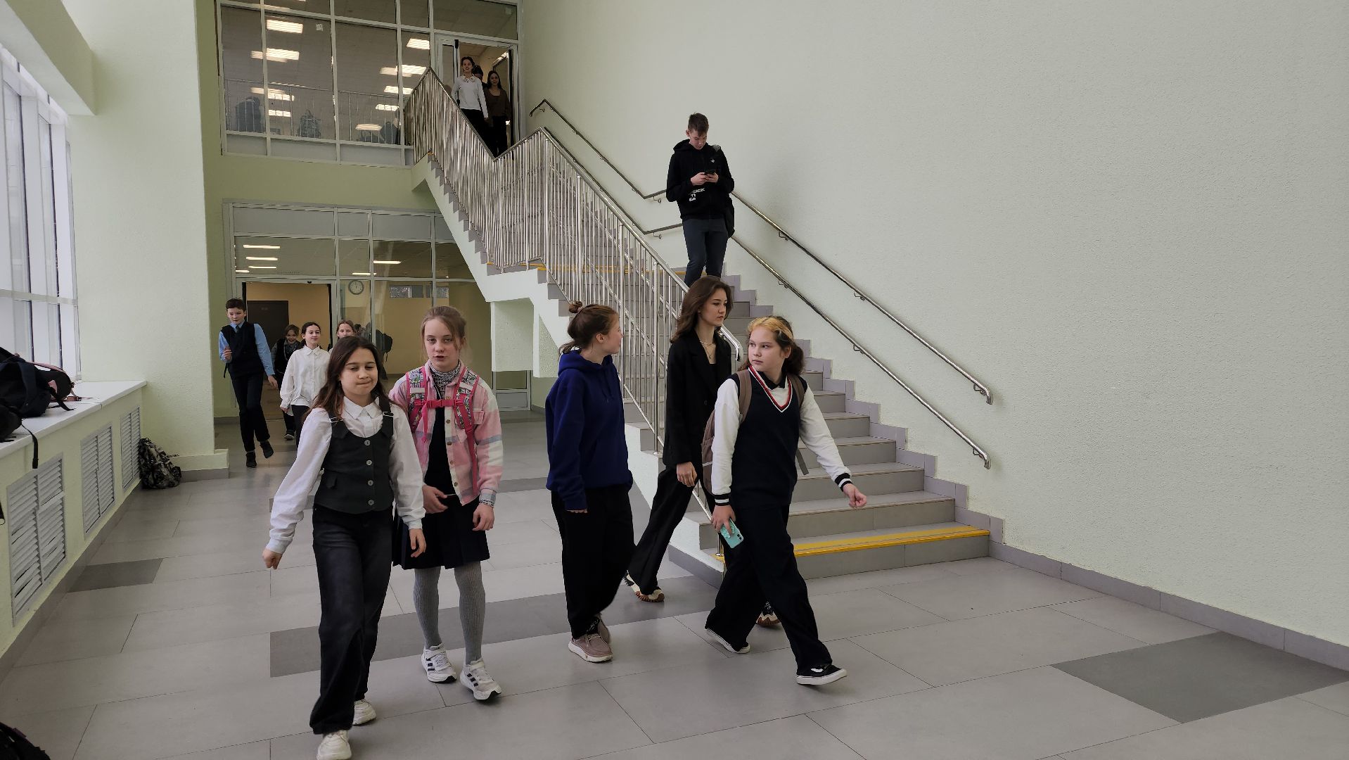 пушкино, новая школа, ученики,спорт, численность,новое оборудование, учебный процесс,