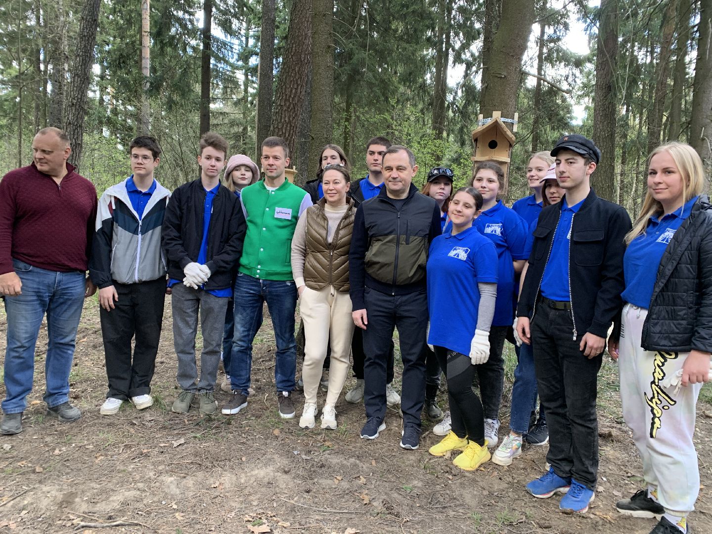 Балашиха, Подмосковье, субботники, Ольгинской лесопарк художники, рисунки на деревьях