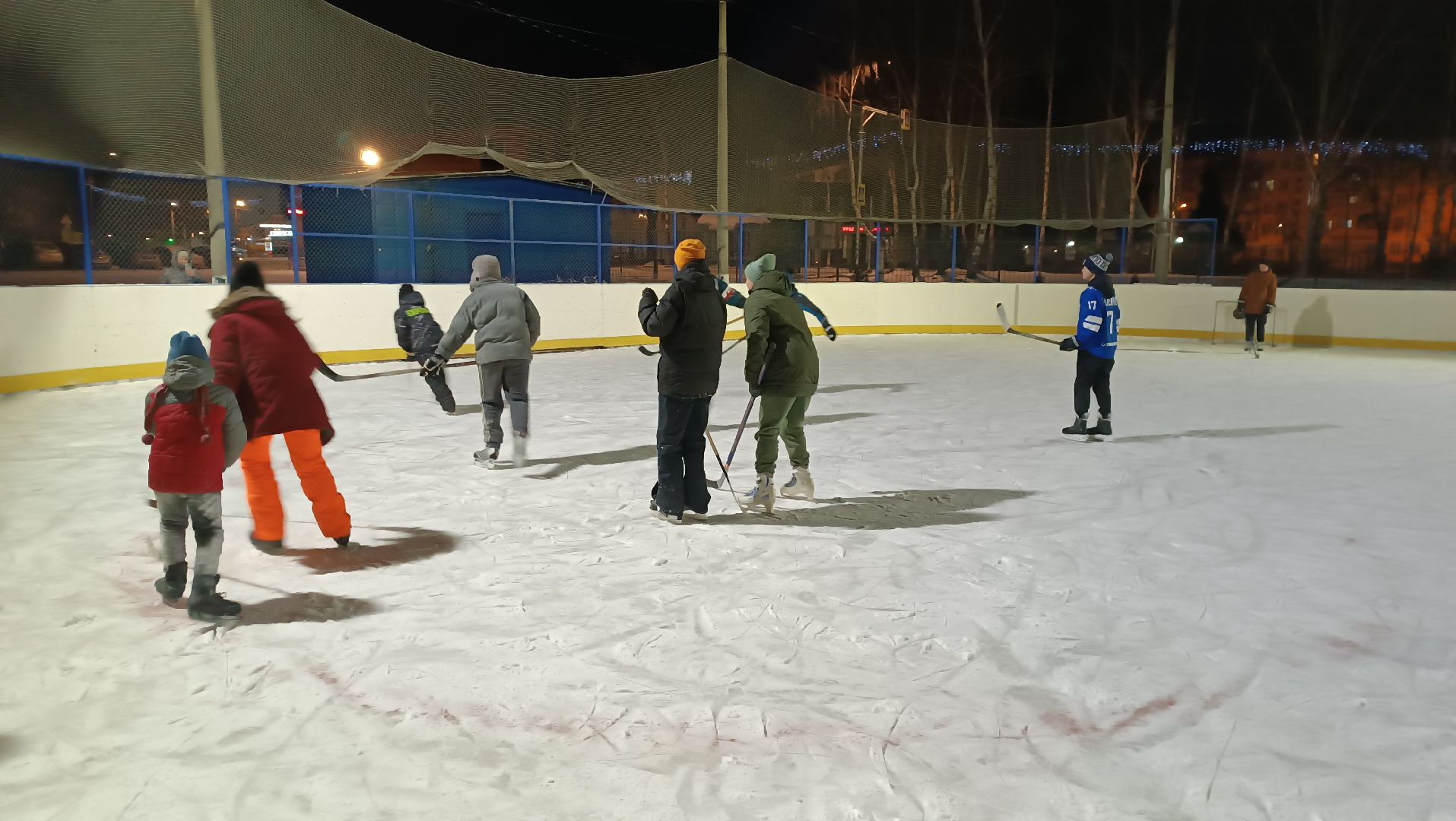 Каток в Литвиново, Коньки, литвиново, хоккей, вертикалки,