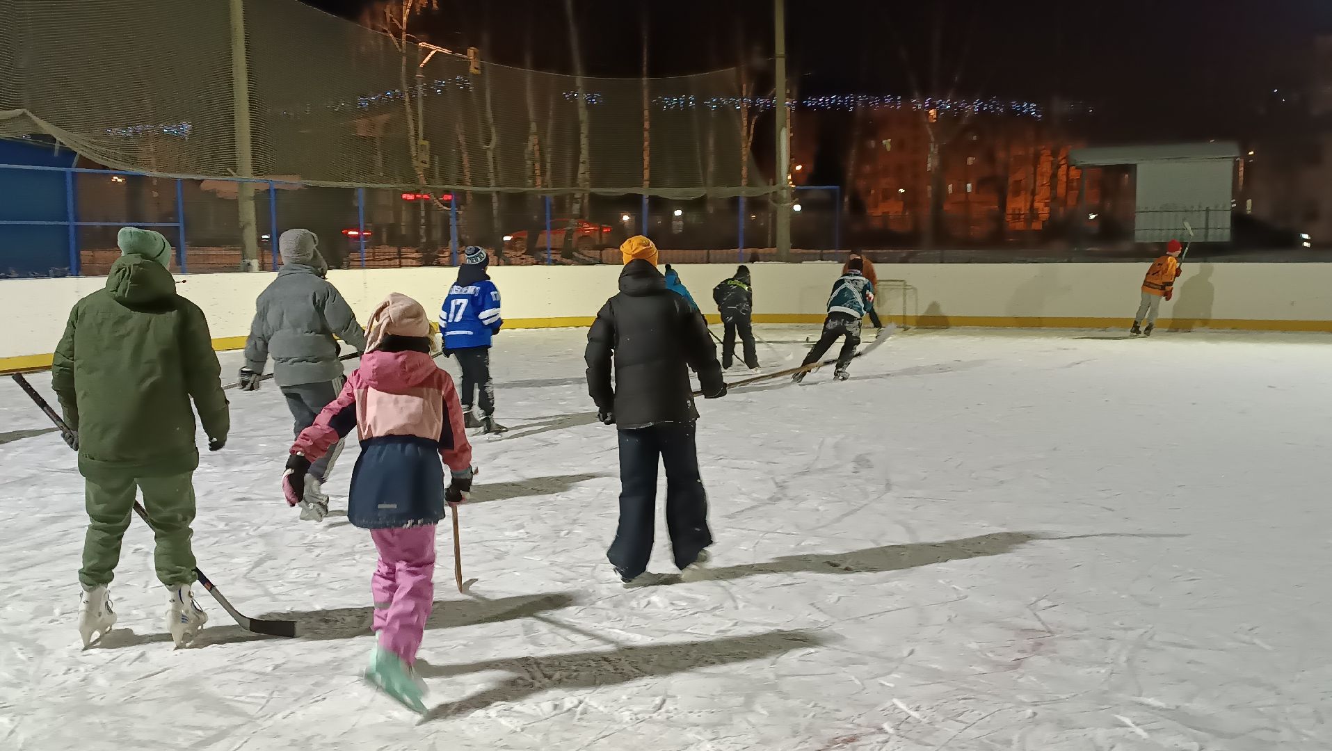 Каток в Литвиново, Коньки, литвиново, хоккей, вертикалки,