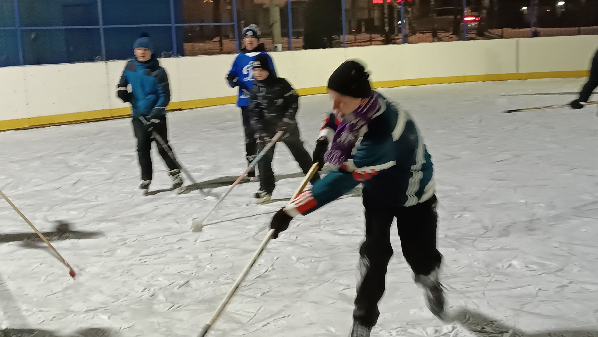 Каток в Литвиново, Коньки, литвиново, хоккей, вертикалки,