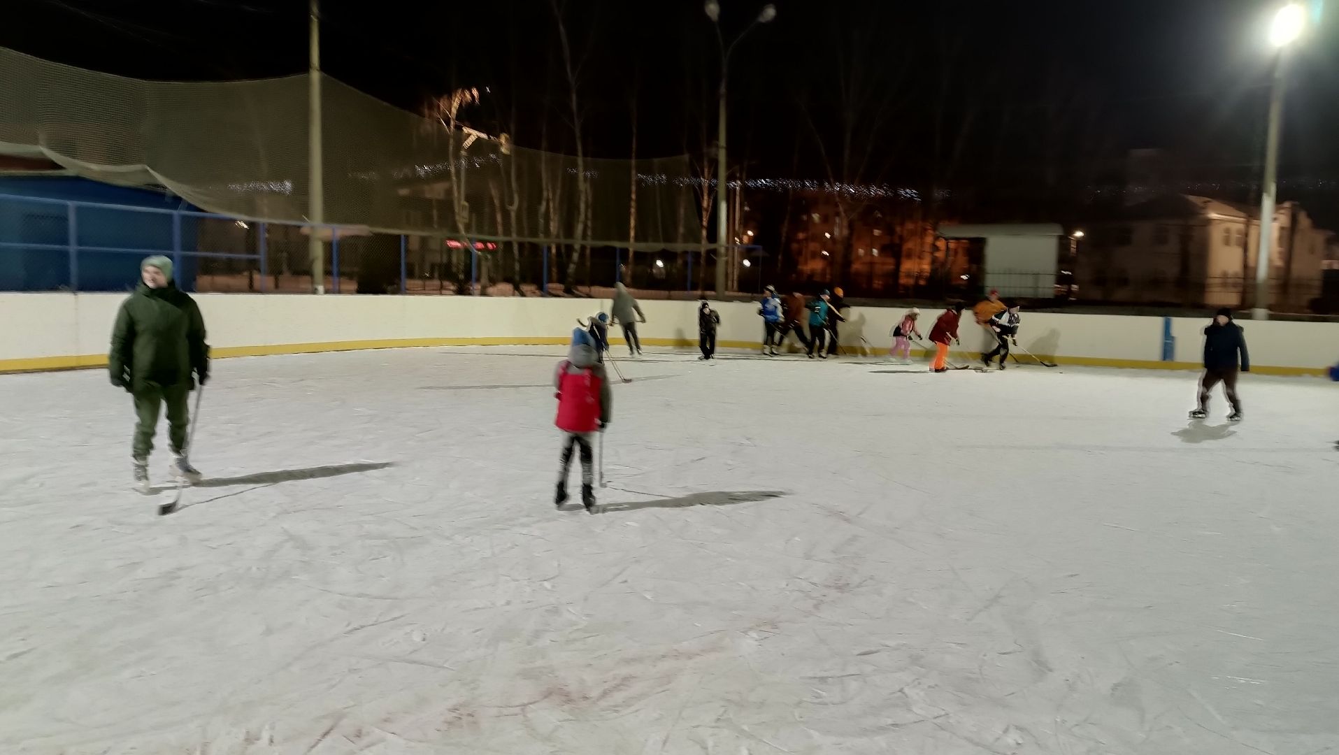 Каток в Литвиново, Коньки, литвиново, хоккей, вертикалки,