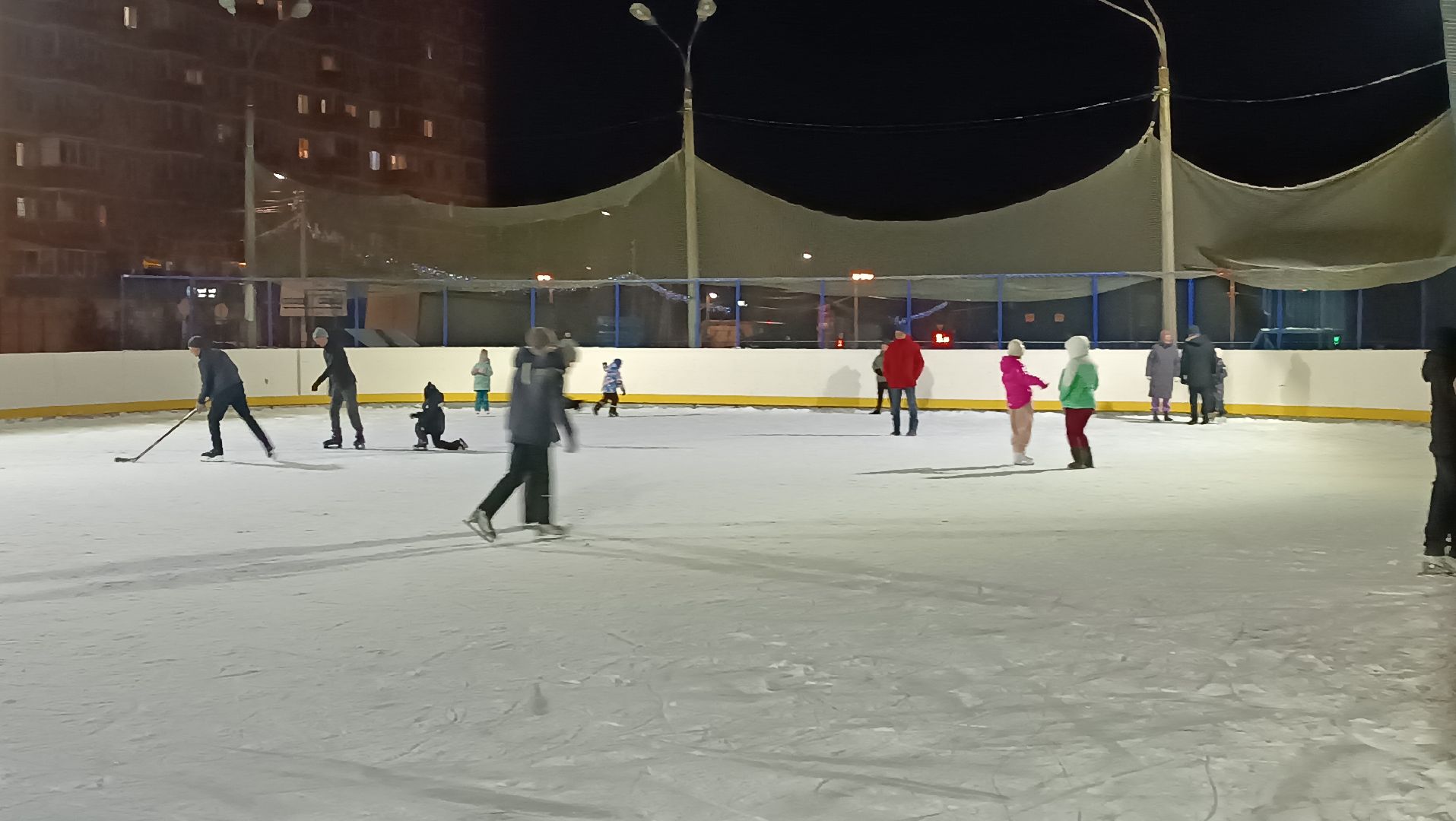 Каток в Литвиново, Коньки, литвиново, хоккей, вертикалки,