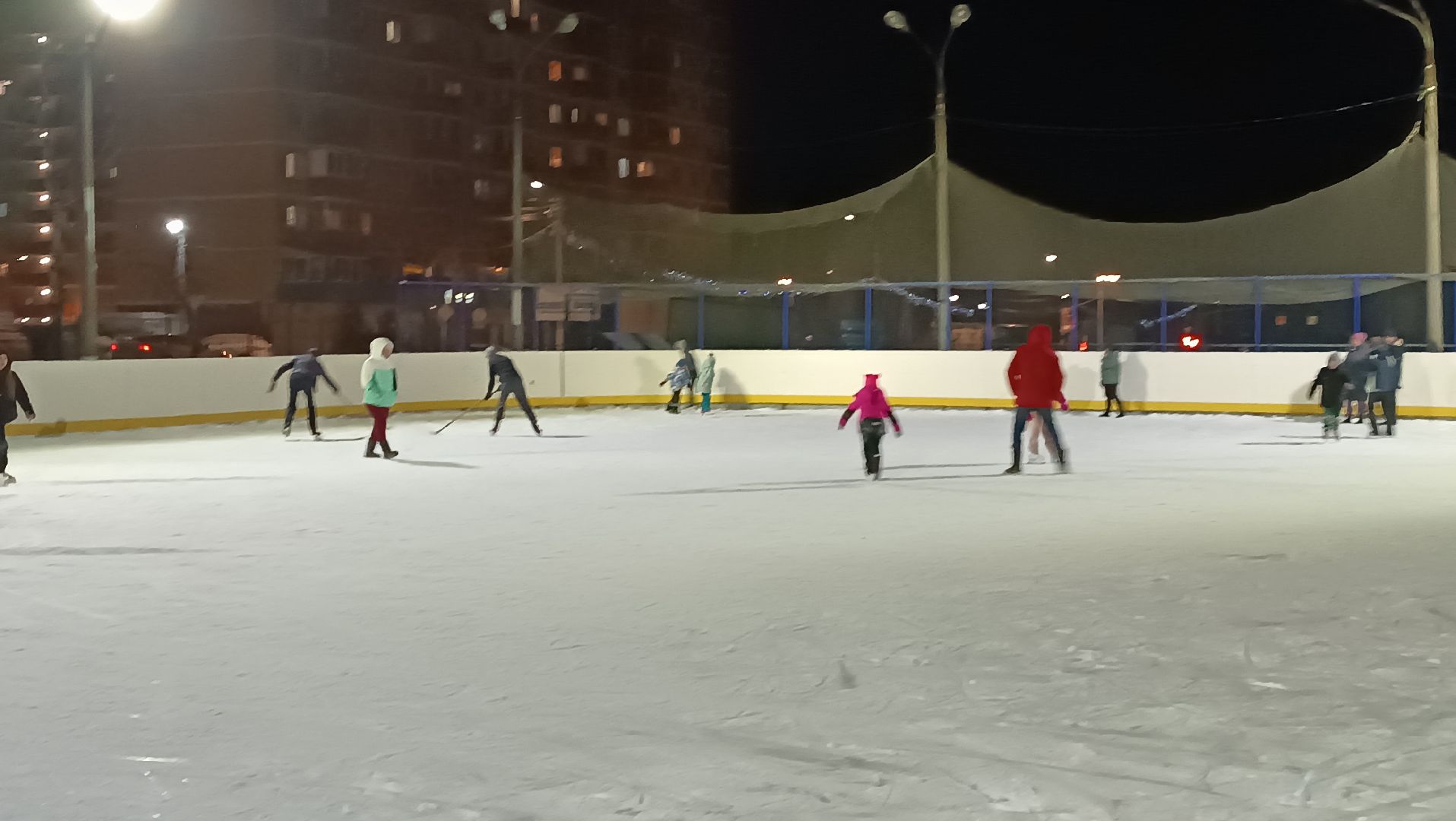 Каток в Литвиново, Коньки, литвиново, хоккей, вертикалки,