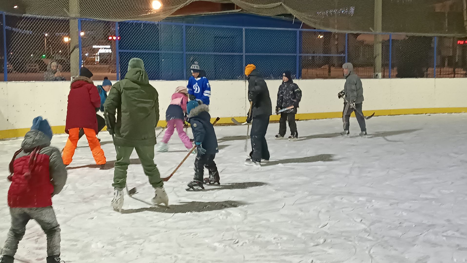 Каток в Литвиново, Коньки, литвиново, хоккей, вертикалки,