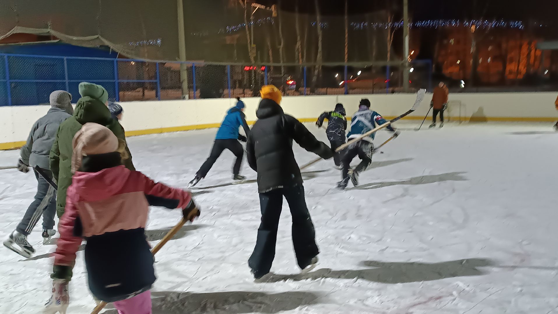 Каток в Литвиново, Коньки, литвиново, хоккей, вертикалки,