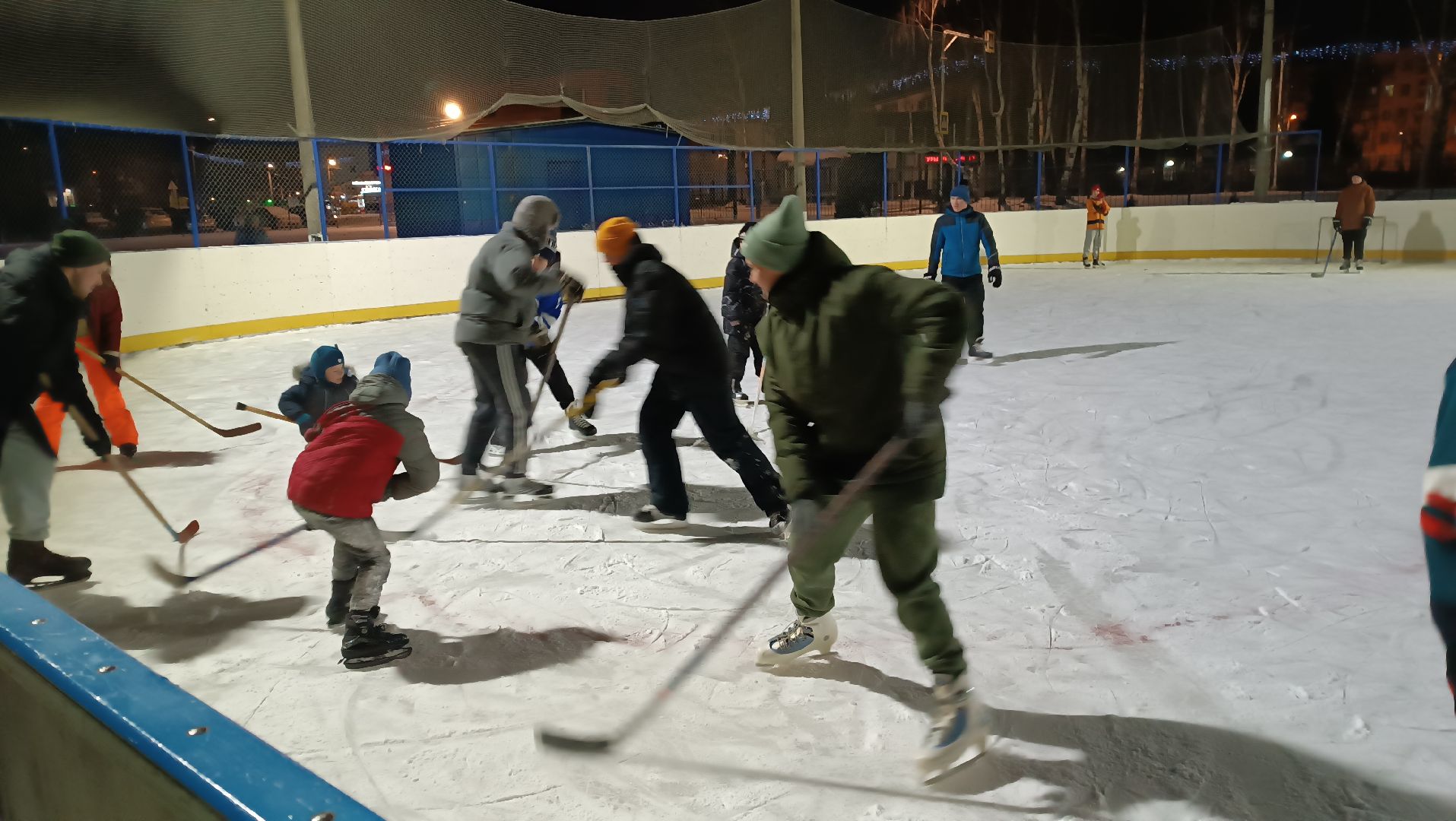 Каток в Литвиново, Коньки, литвиново, хоккей, вертикалки,
