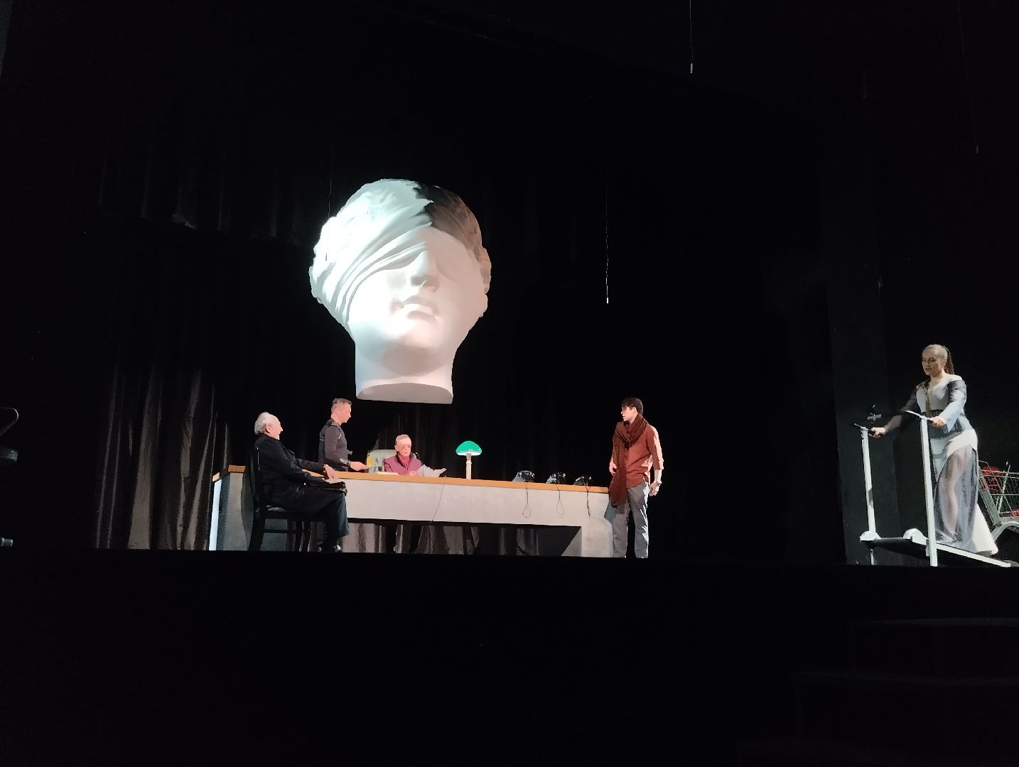 Александр Островский, Московский Областной театр драмы, Доходное место, театр, культура, Михаил Чумаченко