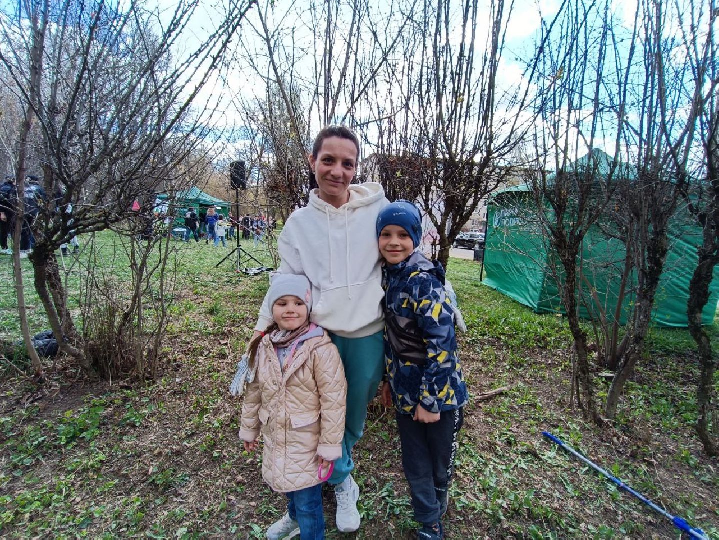 Можайск, Можайский городской округ, Подмосковье, субботник, семья, уборка территории, областной субботник