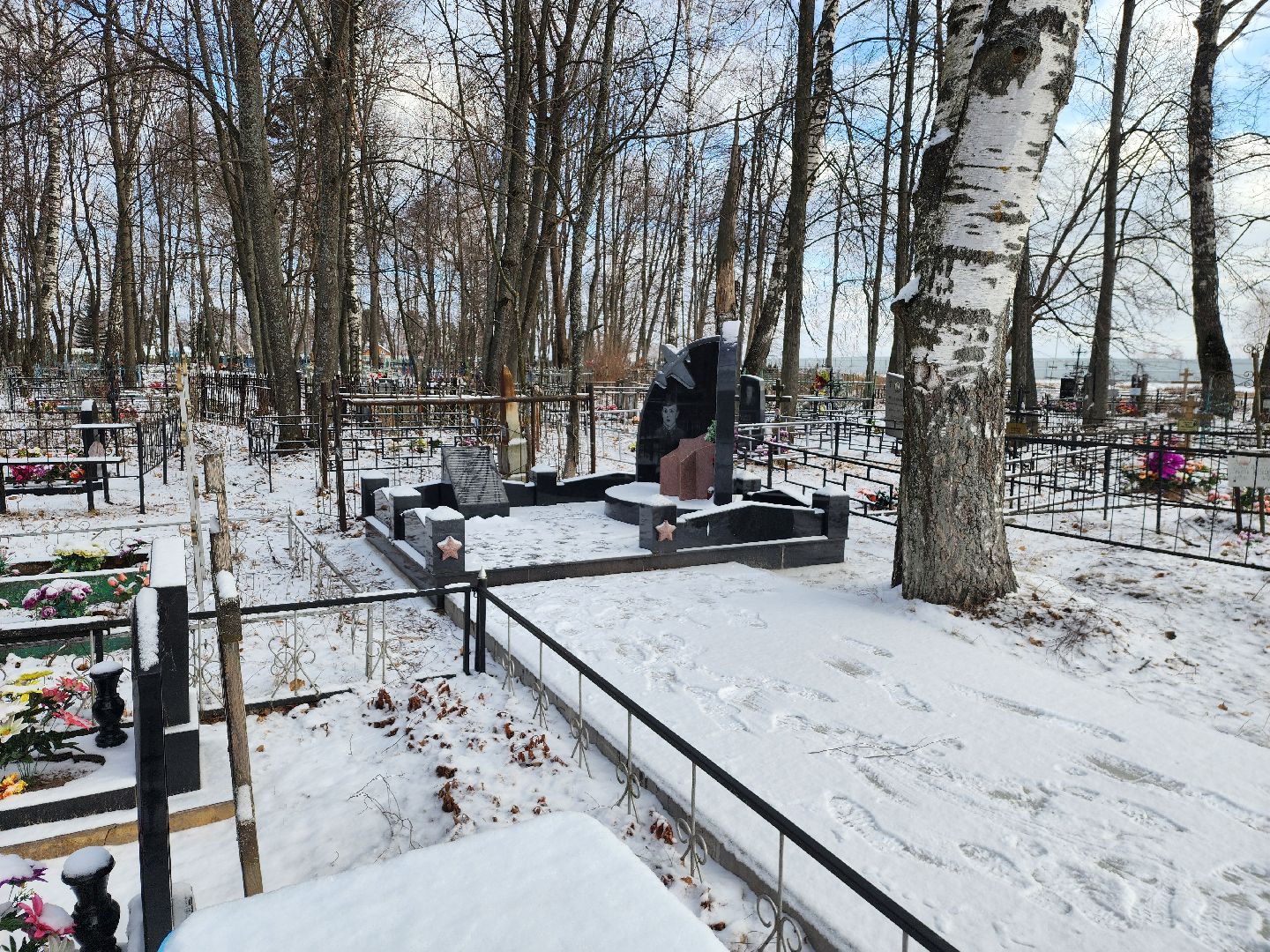 серпухов, деревня турово, могила летчика петра жидкова, туровское сельское кладбище, 23 февраля, туровская школа,