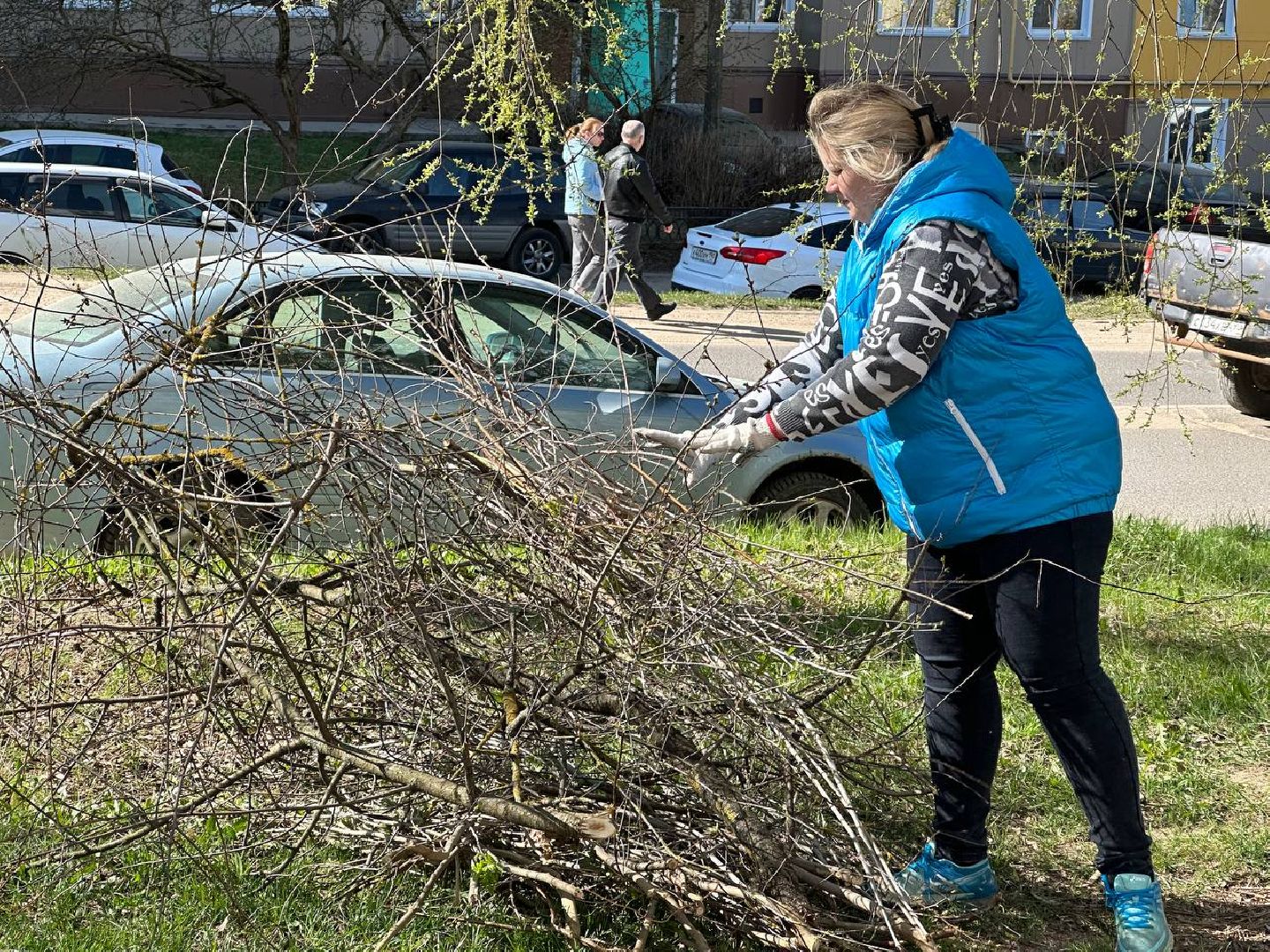 Можайск, Можайский городской округ, Подмосковье, субботник, областной субботник, жители, уборка территории