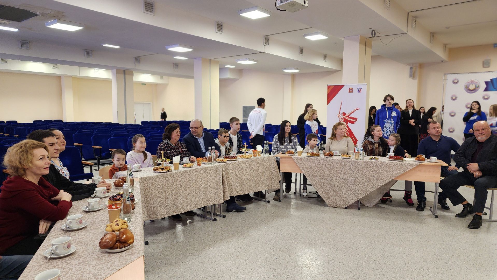 дети, дети с овз, елка желаний, Лосино-Петровский, Росмолодежь, Движение первых,