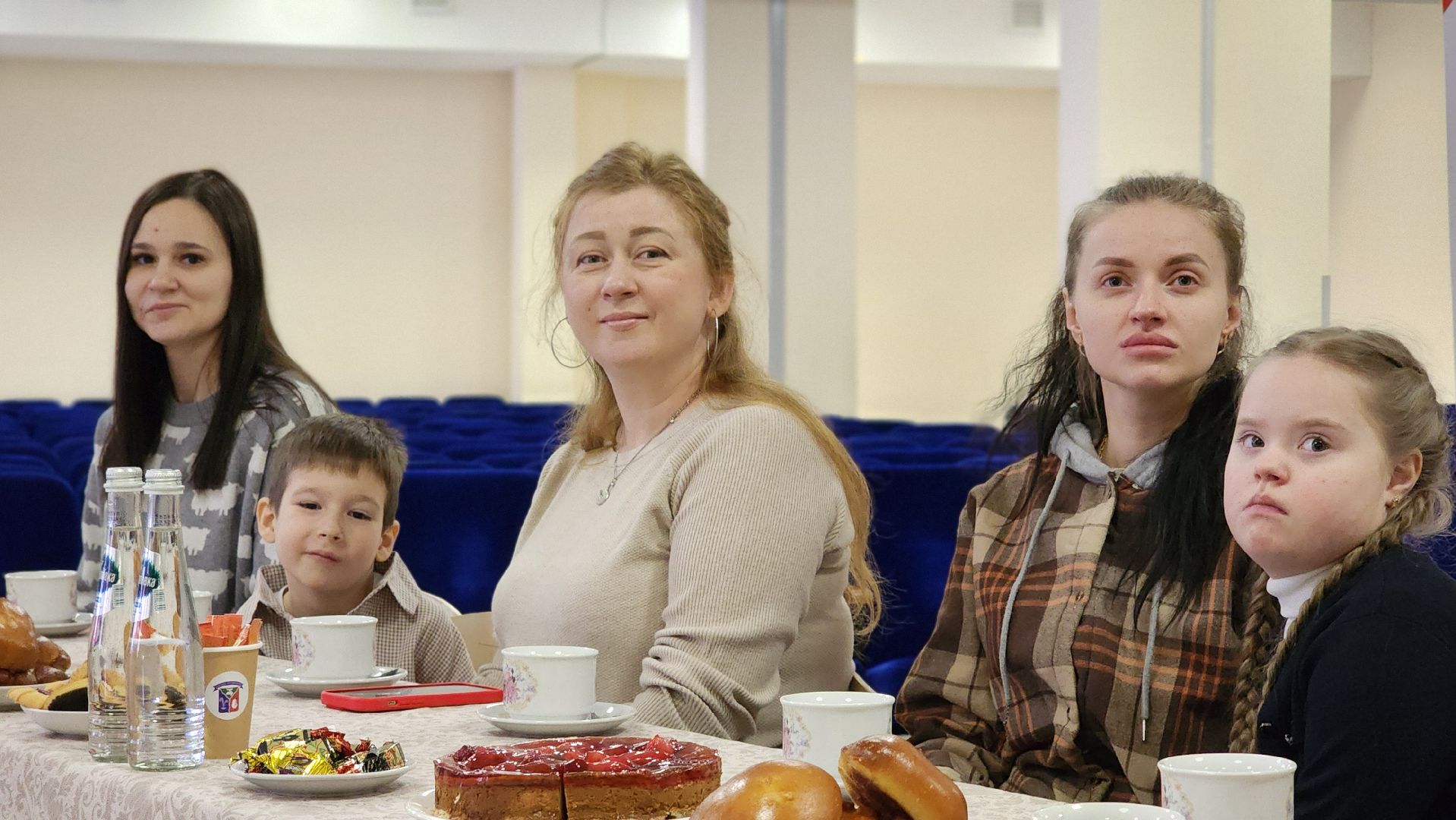 дети, дети с овз, елка желаний, Лосино-Петровский, Росмолодежь, Движение первых,