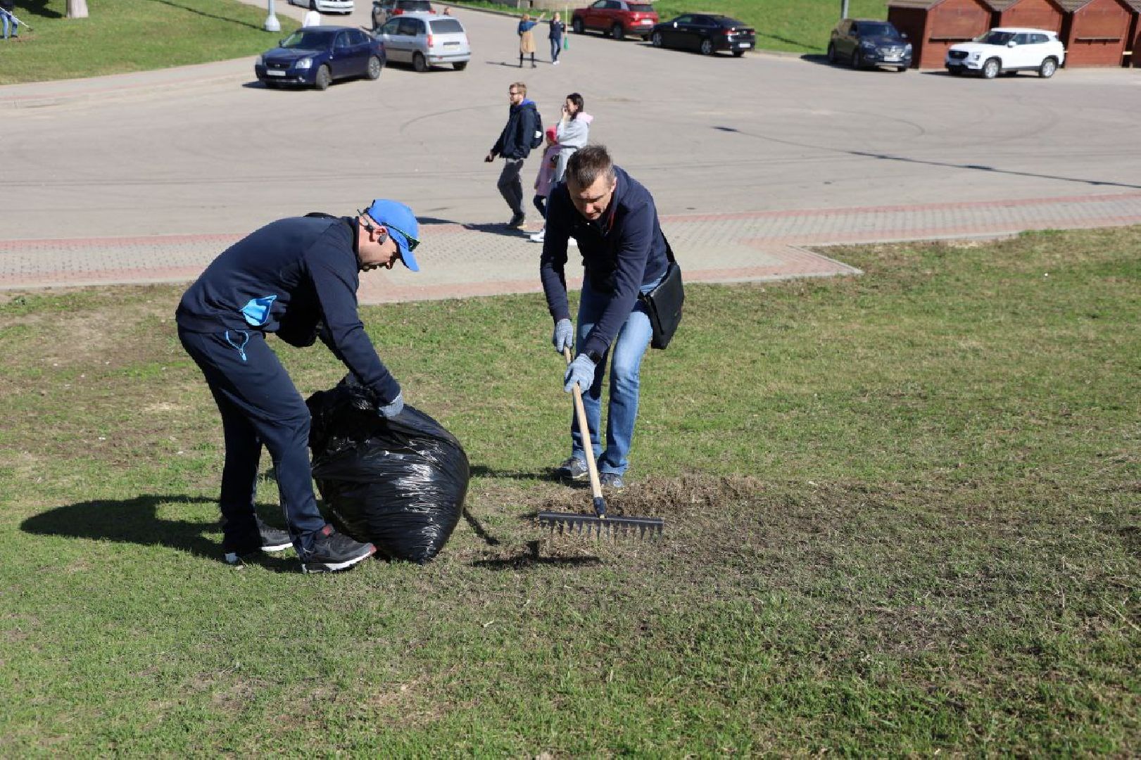 серпухов, субботник, благоустройство, доброе дело, соборная гора, колокола, храмовый комплекс, христианство,