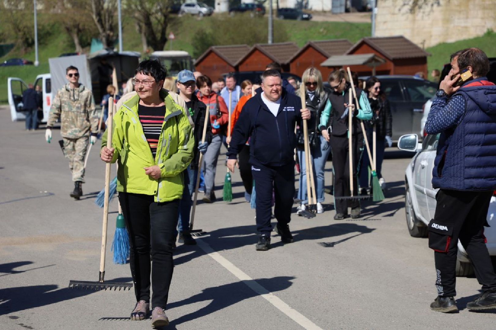 серпухов, субботник, благоустройство, доброе дело, соборная гора, колокола, храмовый комплекс, христианство,