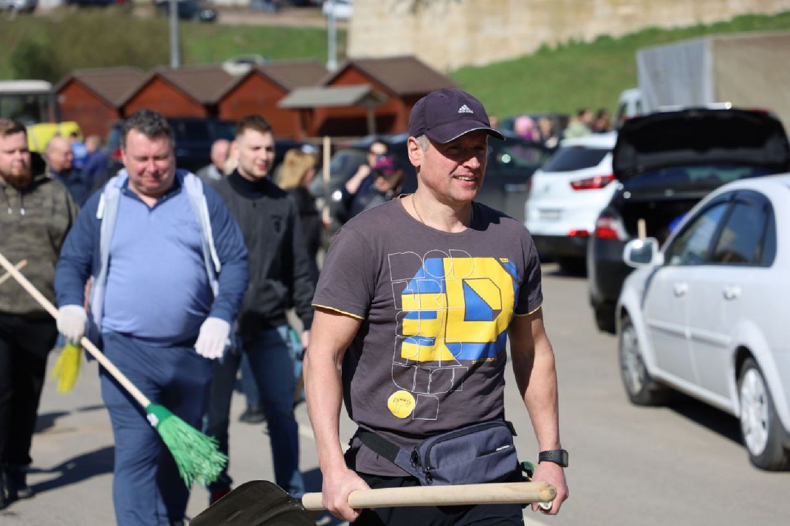 серпухов, субботник, благоустройство, доброе дело, соборная гора, колокола, храмовый комплекс, христианство,