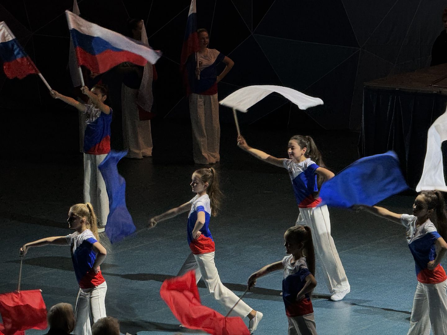 Концерт, денис майданов, ленинский городской округ, участники сво, семьи мобилизованных, ветераны вов, день защитника отечества, вертикалки,