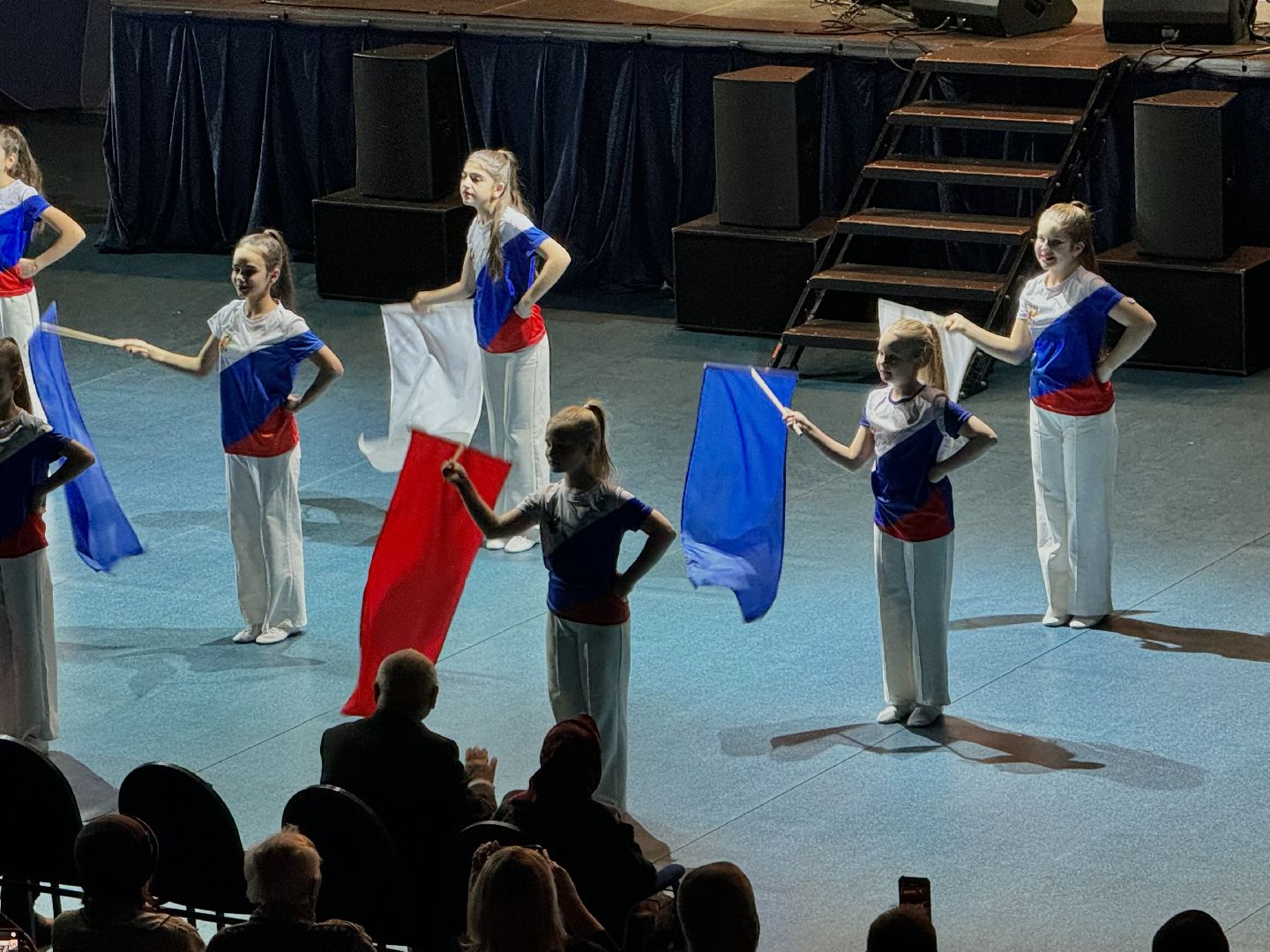 Концерт, денис майданов, ленинский городской округ, участники сво, семьи мобилизованных, ветераны вов, день защитника отечества, вертикалки,
