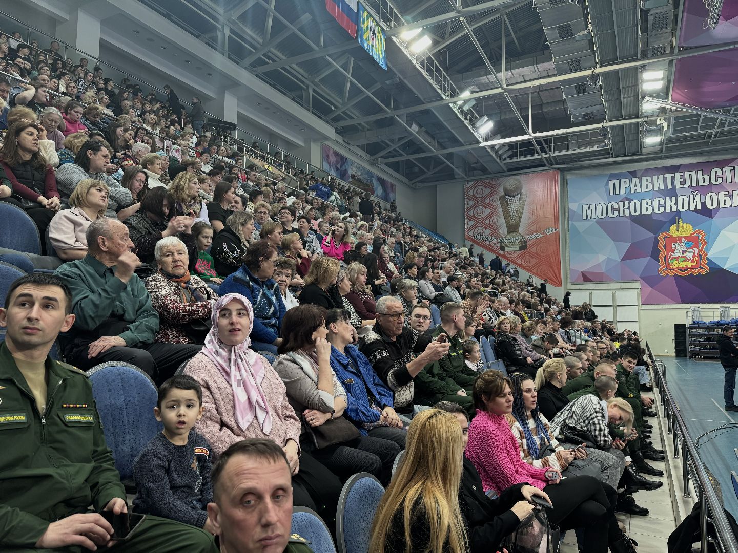 Концерт, денис майданов, ленинский городской округ, участники сво, семьи мобилизованных, ветераны вов, день защитника отечества, вертикалки,