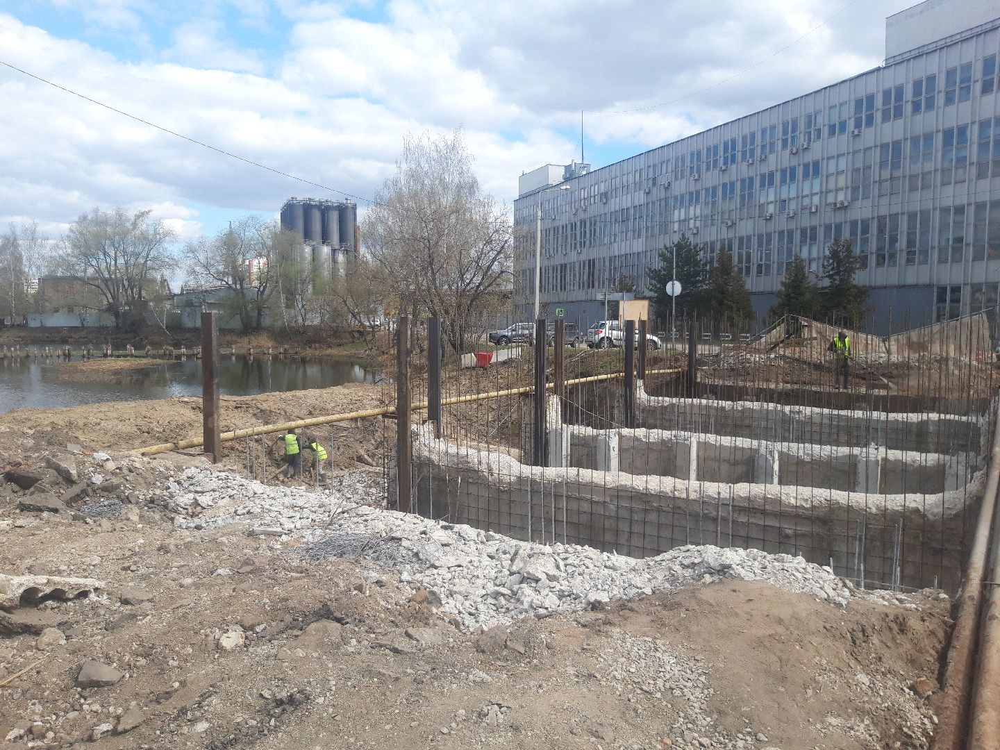 река, ремонт дорог,