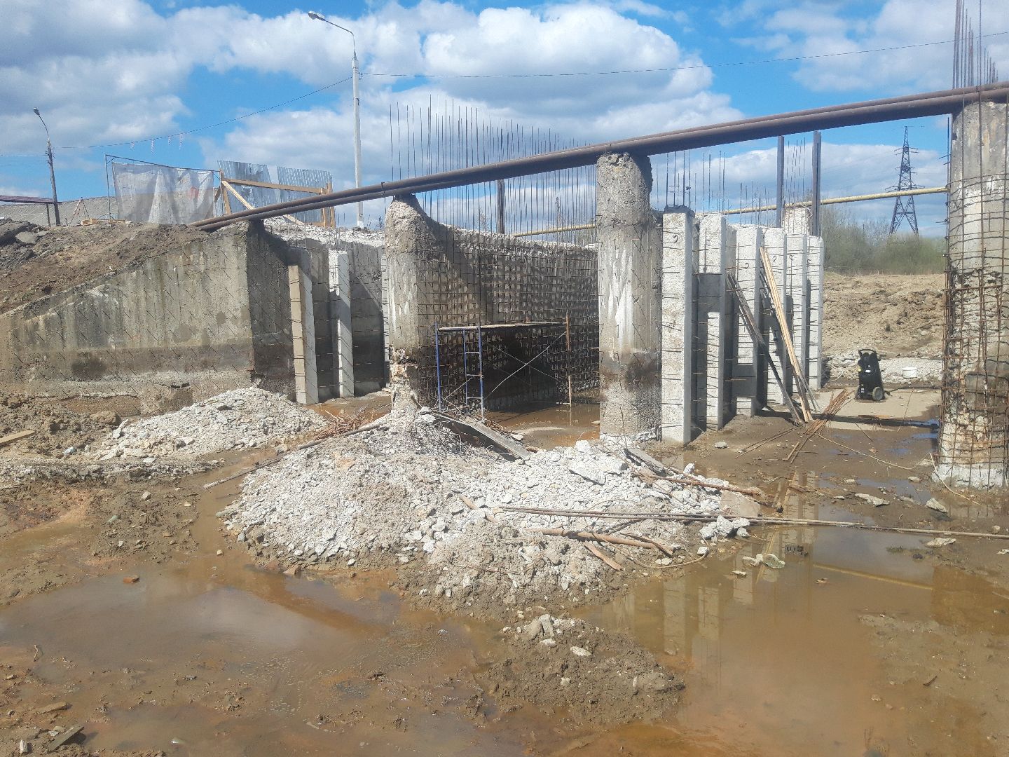 река, ремонт дорог,