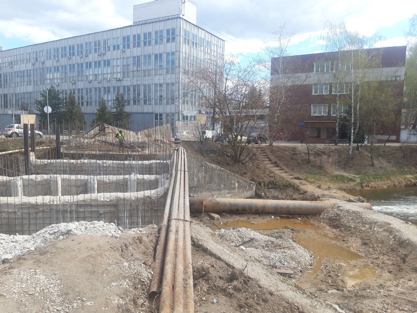 река, ремонт дорог,