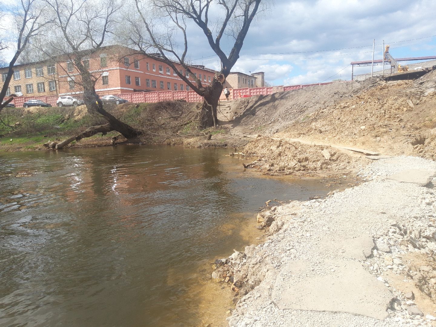 река, ремонт дорог,