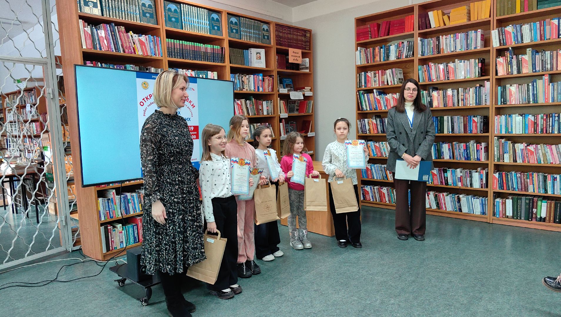 экоцентр, экология, Защитим морских млекопитающих, конкурс, рисунки, вертикалки,