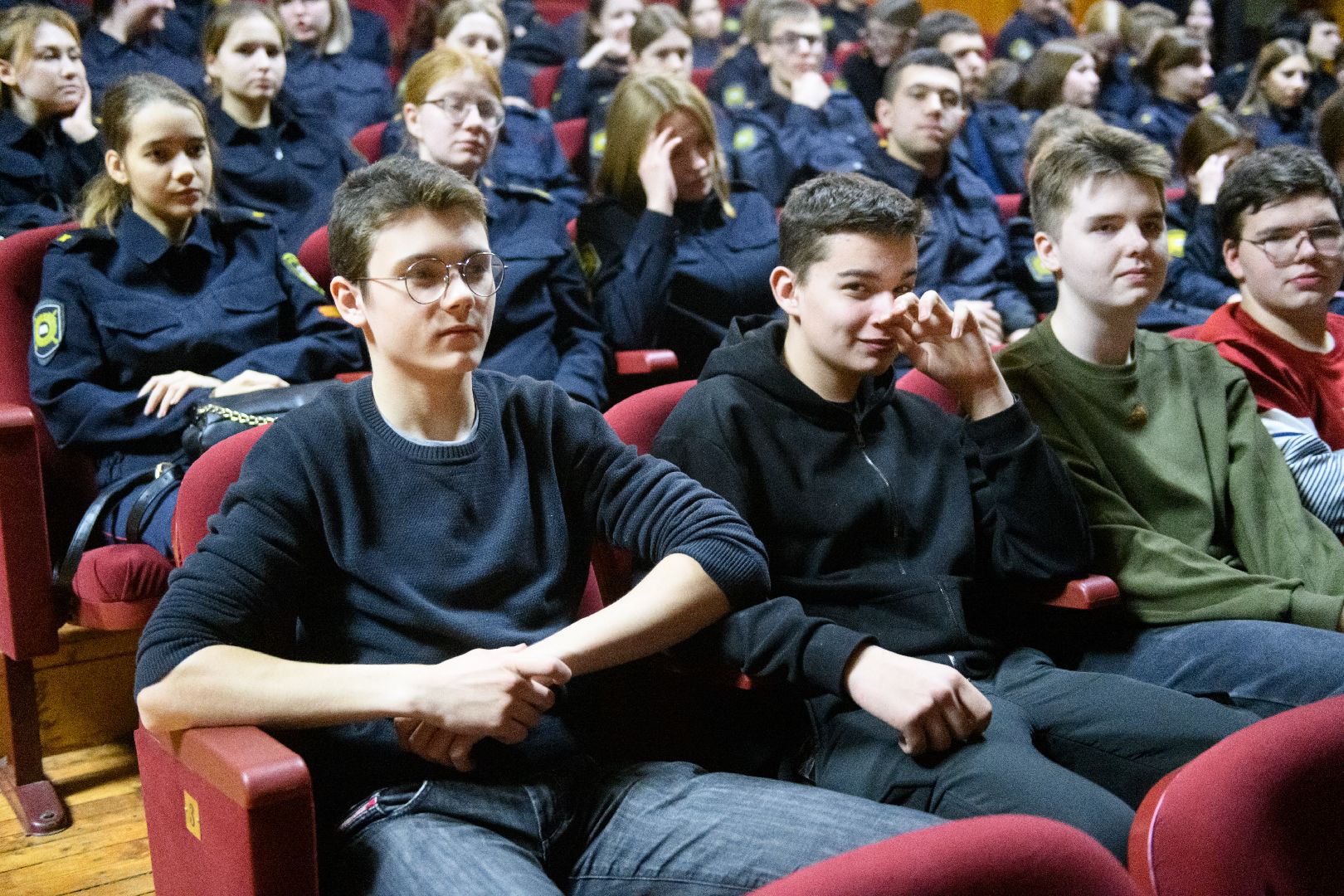 лыткарино, дк цм, дом культуры лыткарино, кинопоказ дк цм, креативное бюро регион, неженское дело, Исрафил Сафаров, вертикалки,