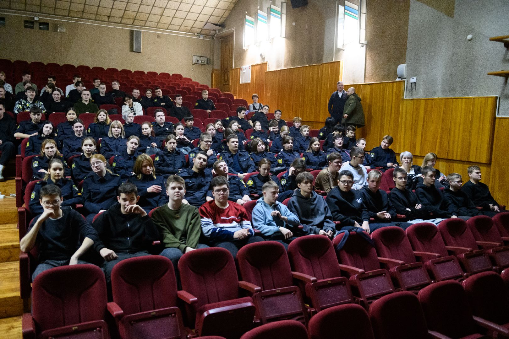 лыткарино, дк цм, дом культуры лыткарино, кинопоказ дк цм, креативное бюро регион, неженское дело, Исрафил Сафаров, вертикалки,