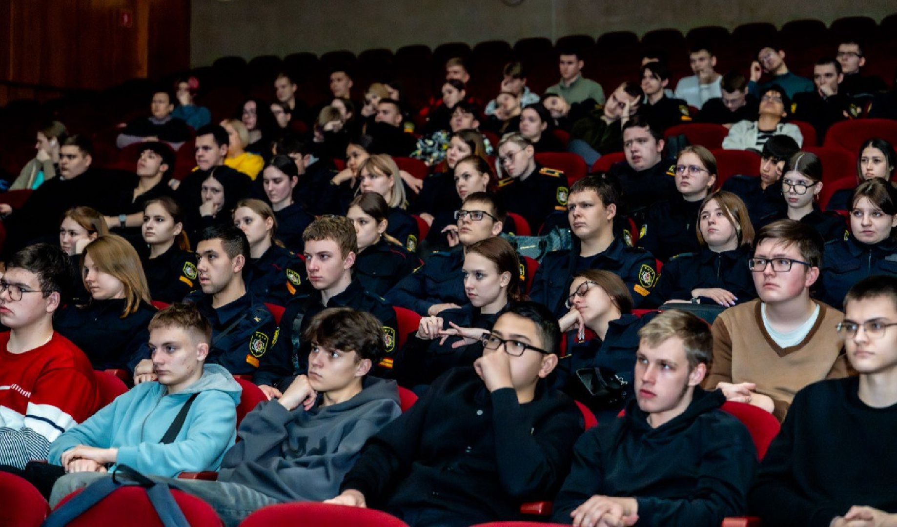 лыткарино, дк цм, дом культуры лыткарино, кинопоказ дк цм, креативное бюро регион, неженское дело, Исрафил Сафаров, вертикалки,