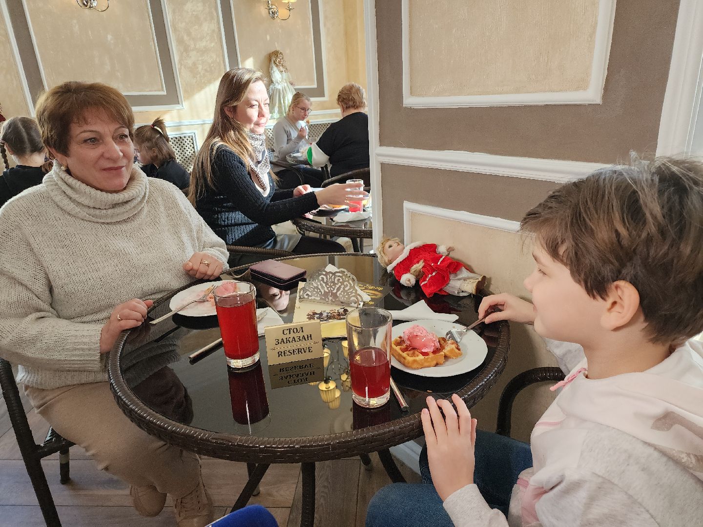 серпухов, подмосковье, семейный городок, музей кукол и дом мороженого,