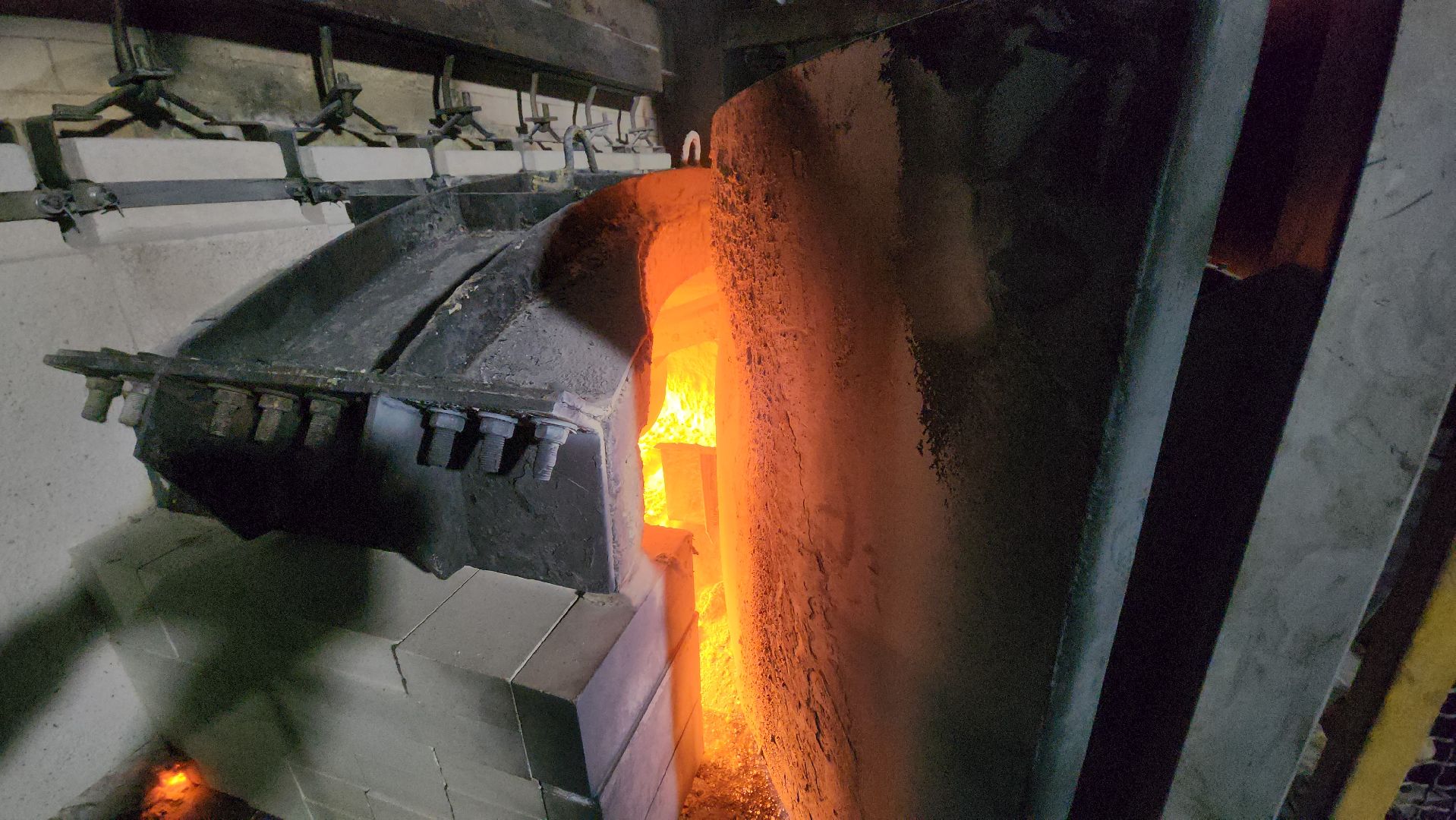 серпухов, северное шоссе, Завод ТЕХНО, стекловаренная печь, экономика,