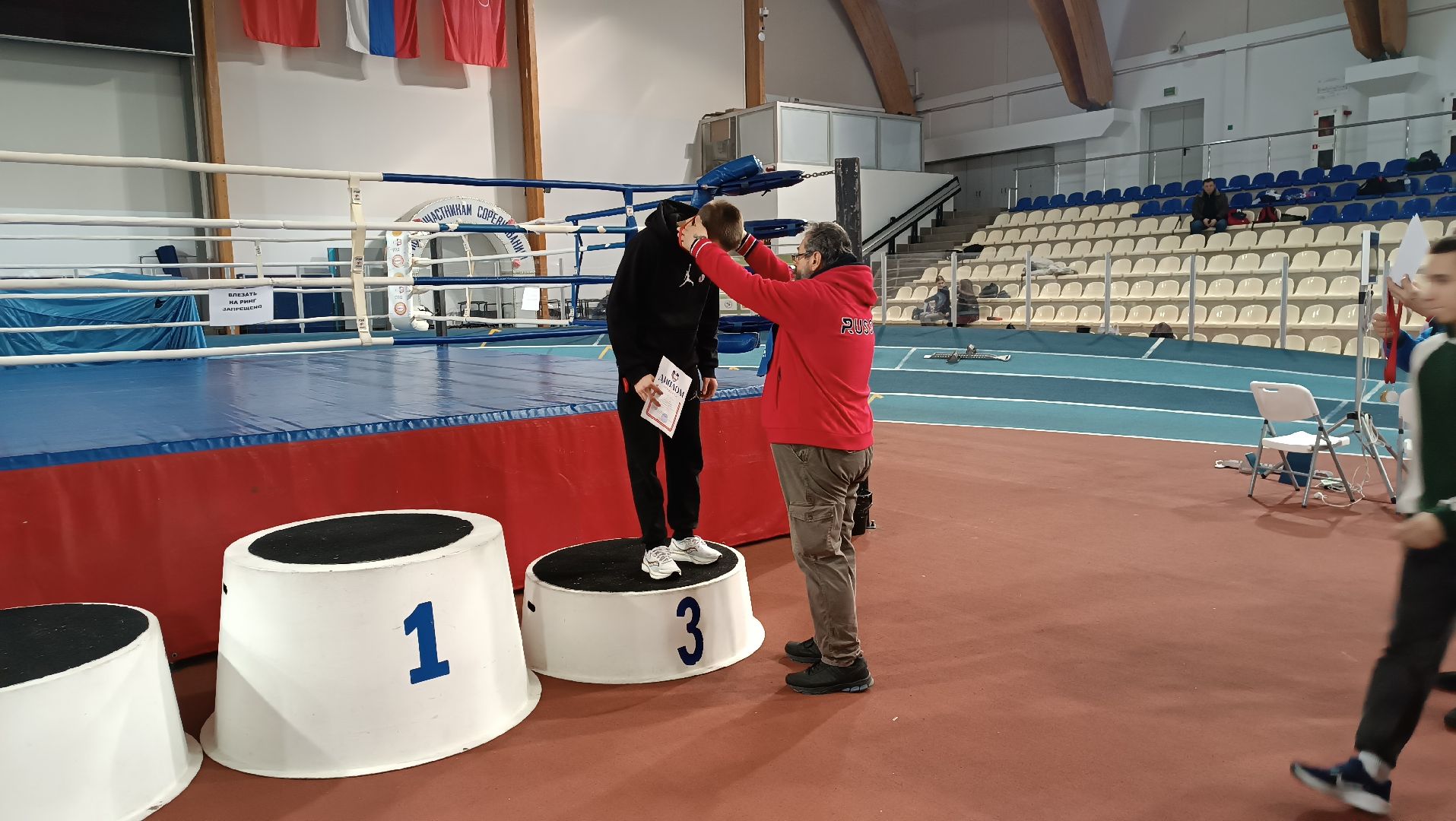 легкая атлетика, соревнование, победитель, спортсмен,