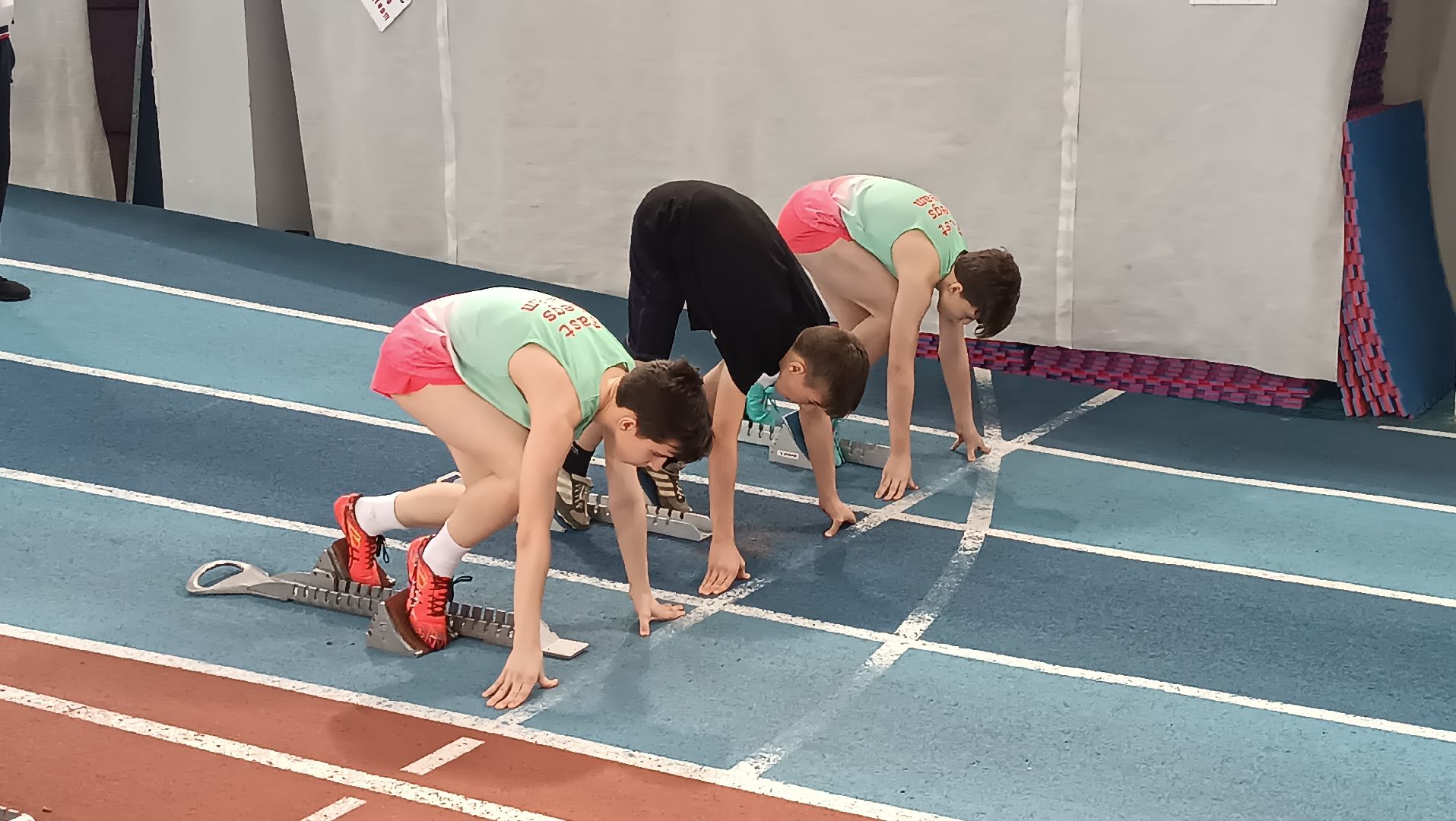 легкая атлетика, соревнование, победитель, спортсмен,