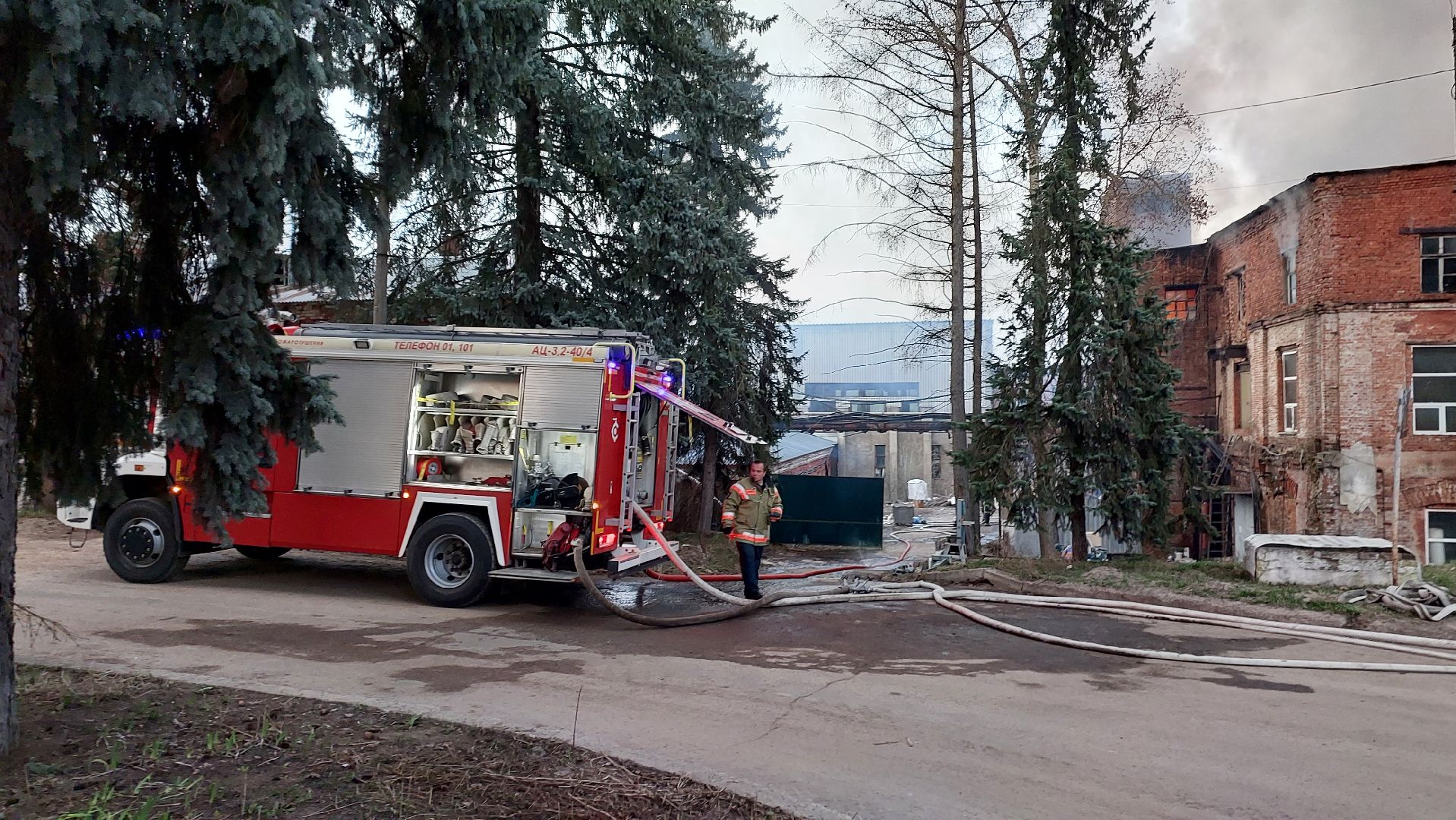 чп, пожар, мчс, пожарные, серпухов, бумажная фабрика,