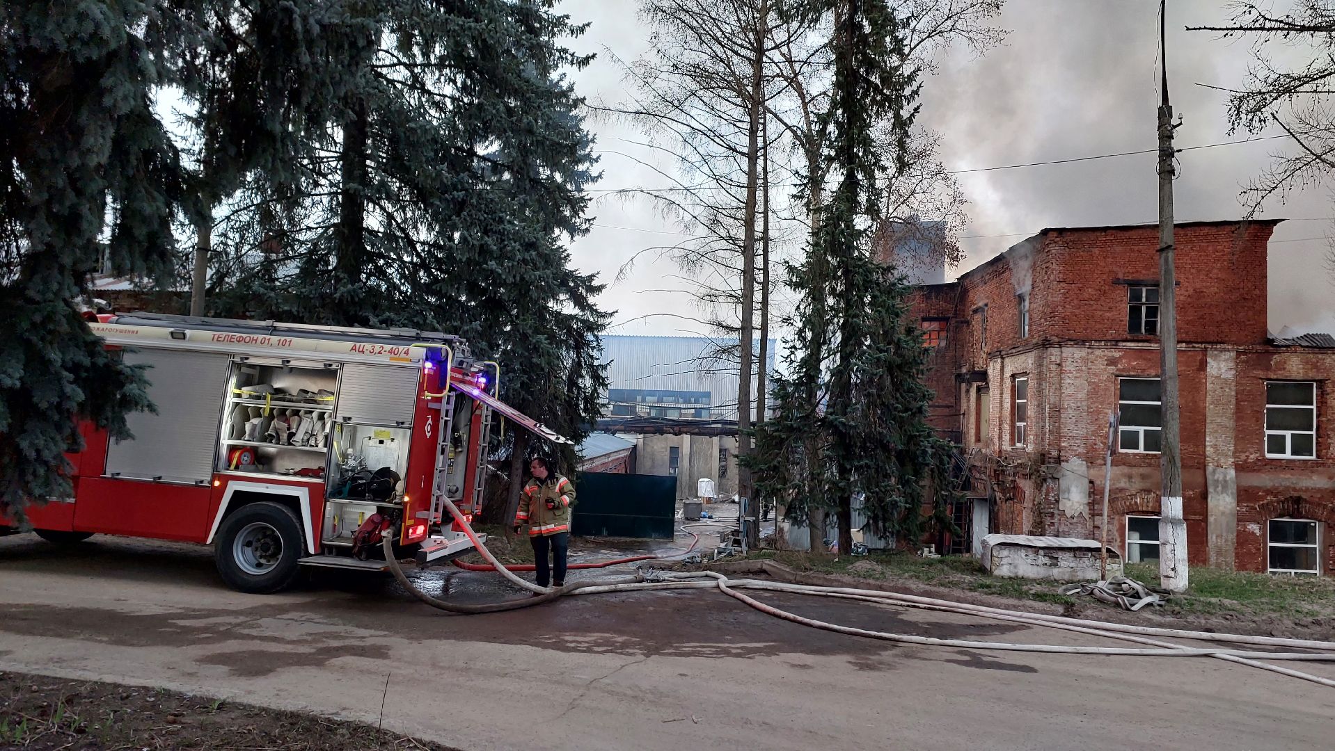 чп, пожар, мчс, пожарные, серпухов, бумажная фабрика,