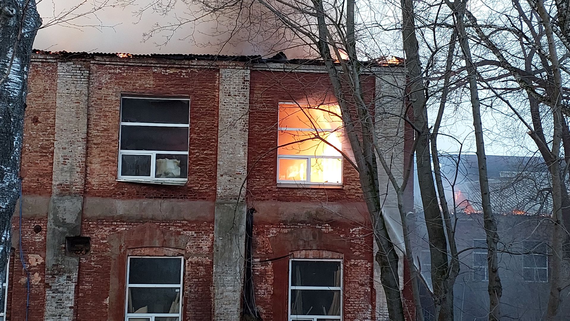 чп, пожар, мчс, пожарные, серпухов, бумажная фабрика,