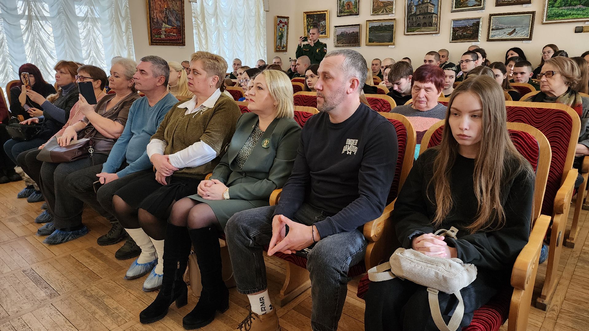 кашира, краеведческий музей, фотовыставка, сво, день защитника отечества, вертикалки,