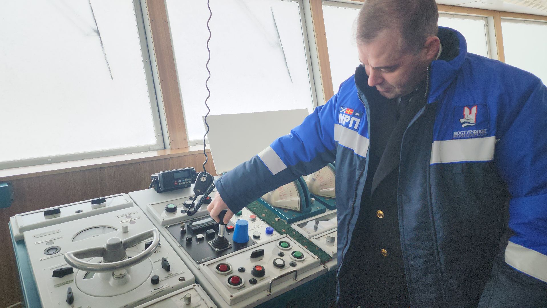 долгопрудный, Хлебниковский затон, Московский международный яхтенный порт, теплоход, капитан, якорь, навигация, вертикалки,