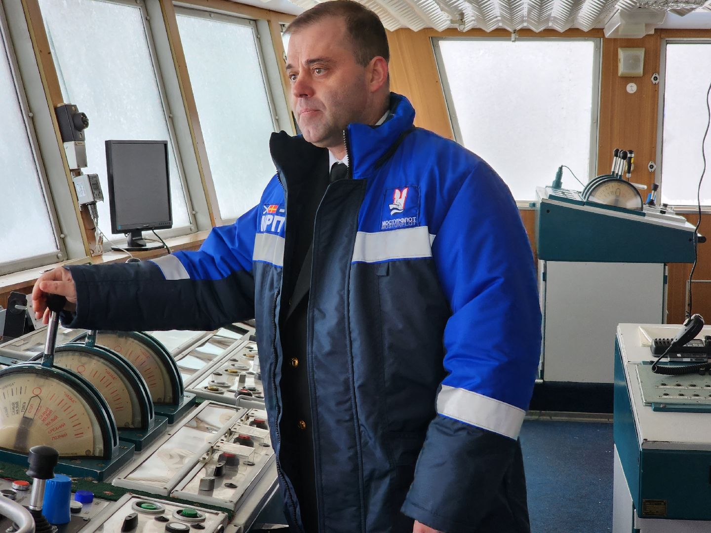 долгопрудный, Хлебниковский затон, Московский международный яхтенный порт, теплоход, капитан, якорь, навигация, вертикалки,