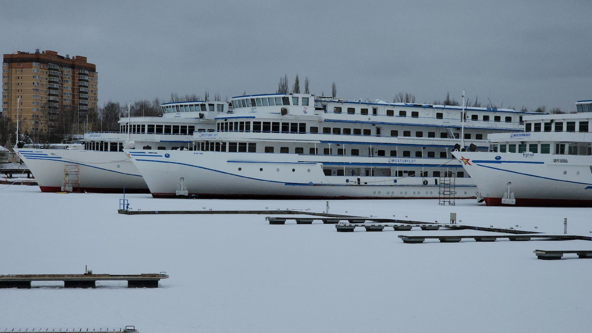 долгопрудный, Хлебниковский затон, Московский международный яхтенный порт, теплоход, капитан, якорь, навигация, вертикалки,