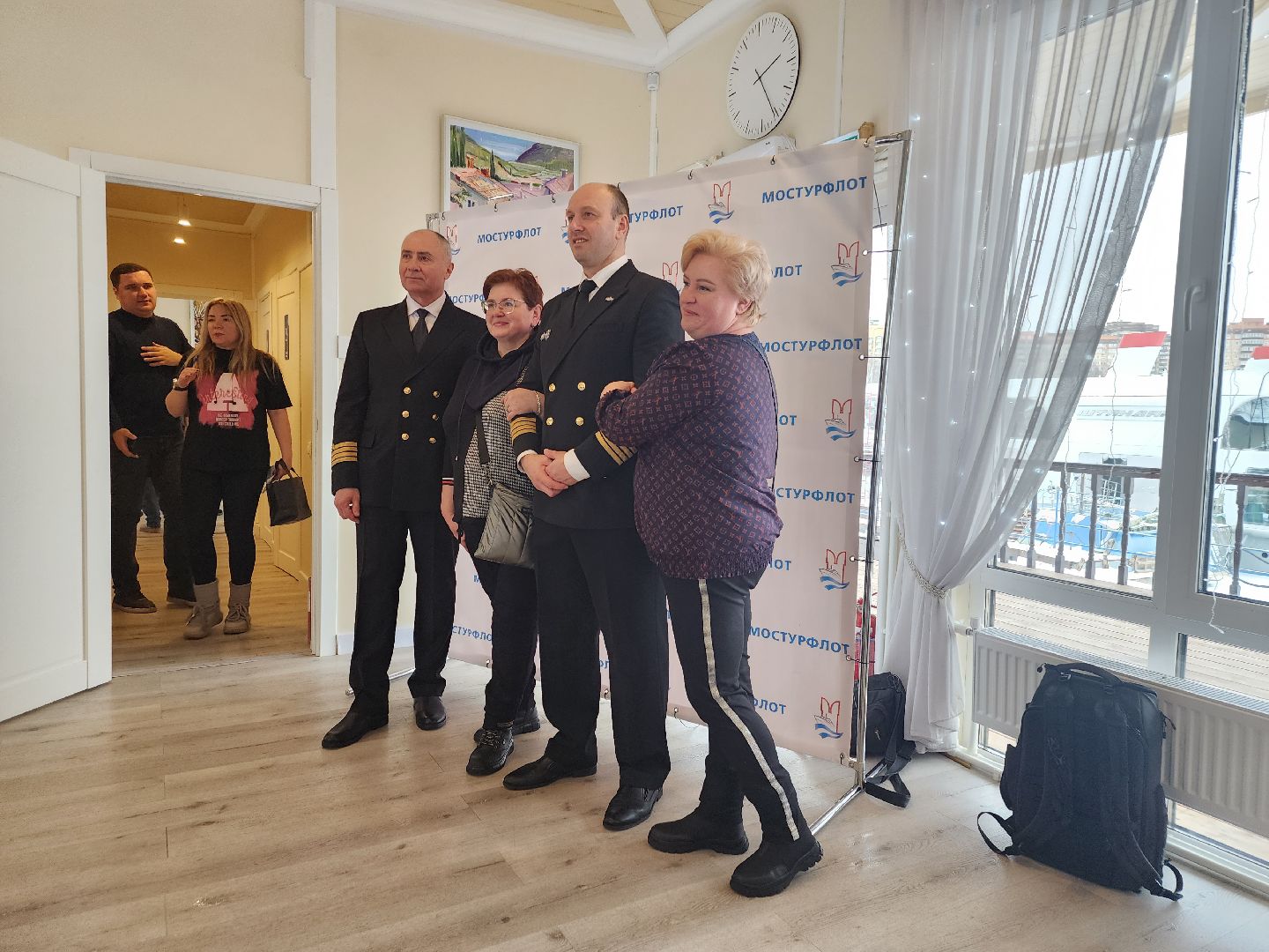 долгопрудный, Хлебниковский затон, Московский международный яхтенный порт, теплоход, капитан, якорь, навигация, вертикалки,