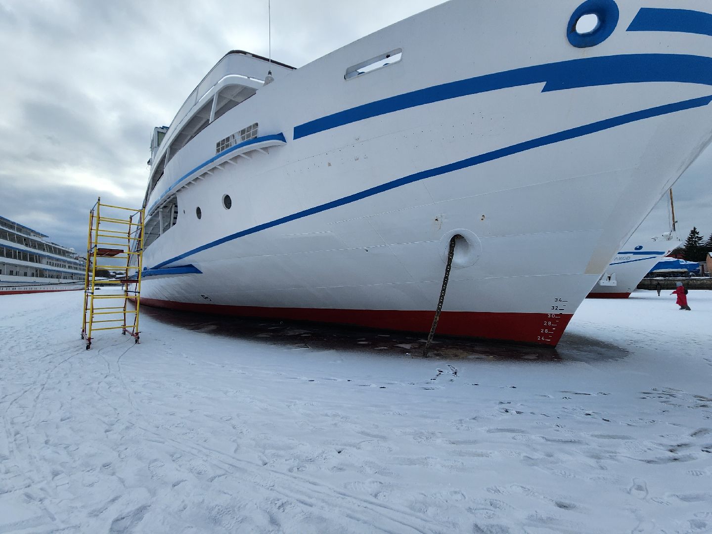 долгопрудный, Хлебниковский затон, Московский международный яхтенный порт, теплоход, капитан, якорь, навигация, вертикалки,