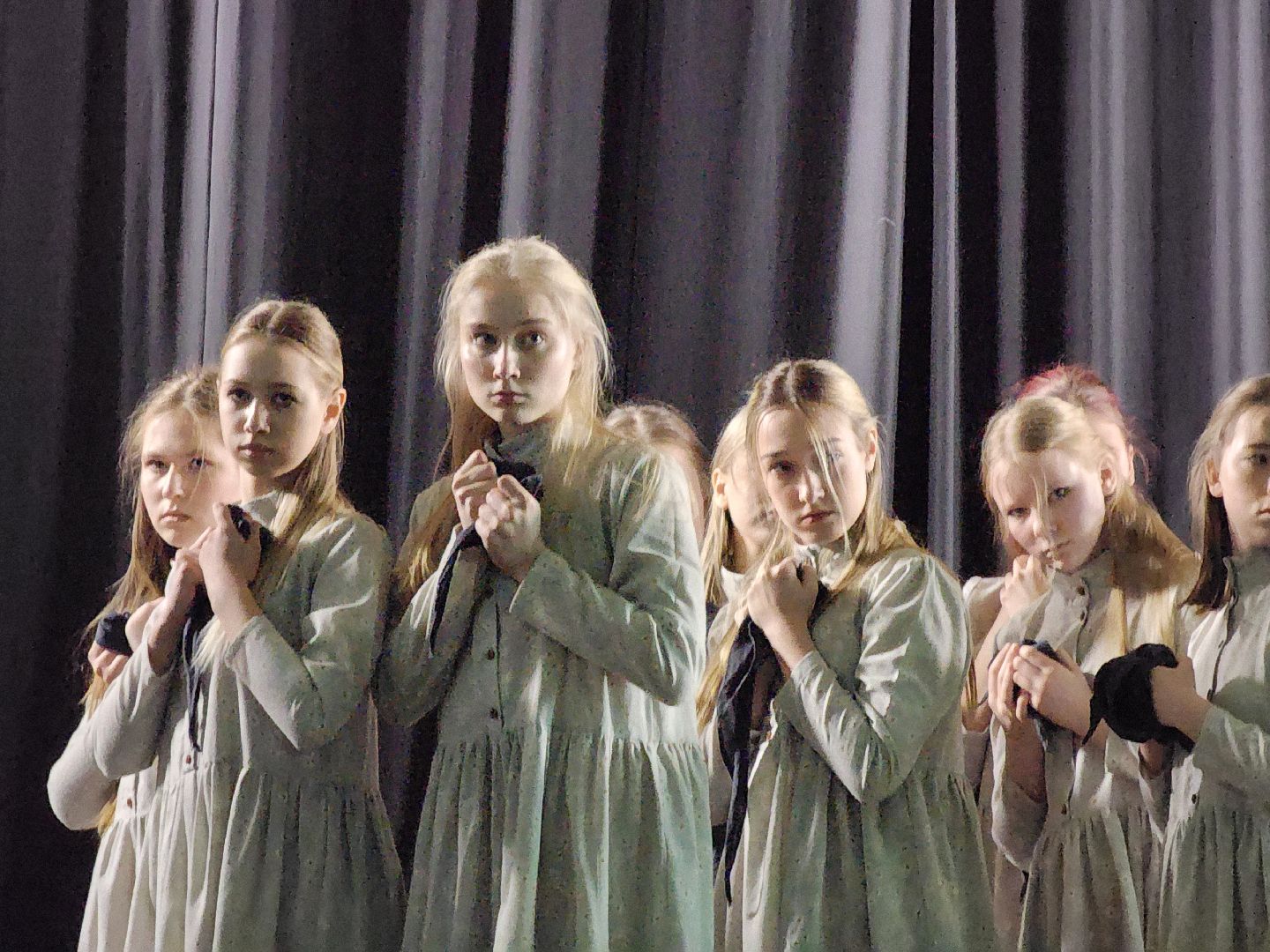 вертикалки, День защитника Отечества, выставка юных художников, Зарайск,