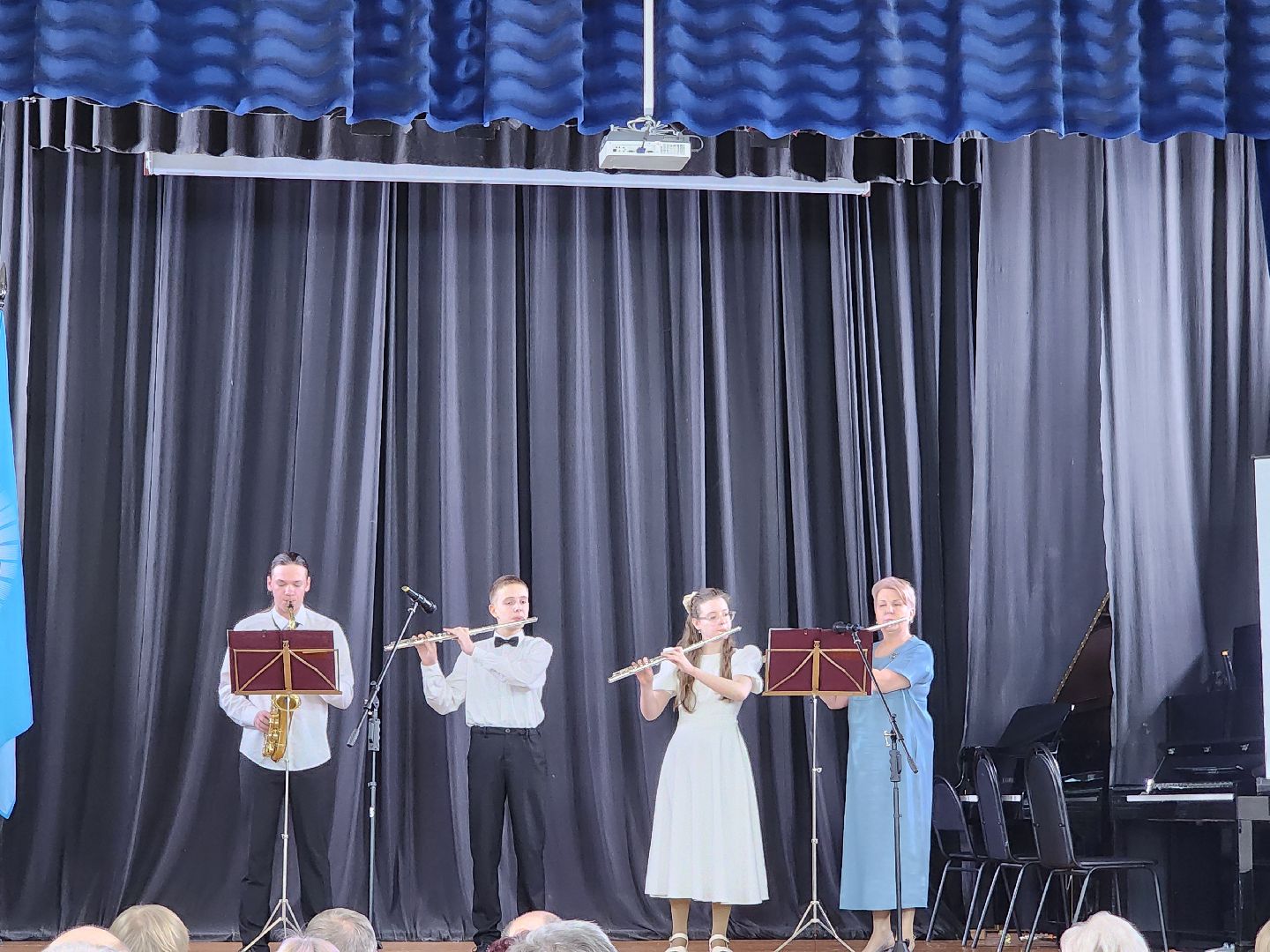 вертикалки, День защитника Отечества, выставка юных художников, Зарайск,